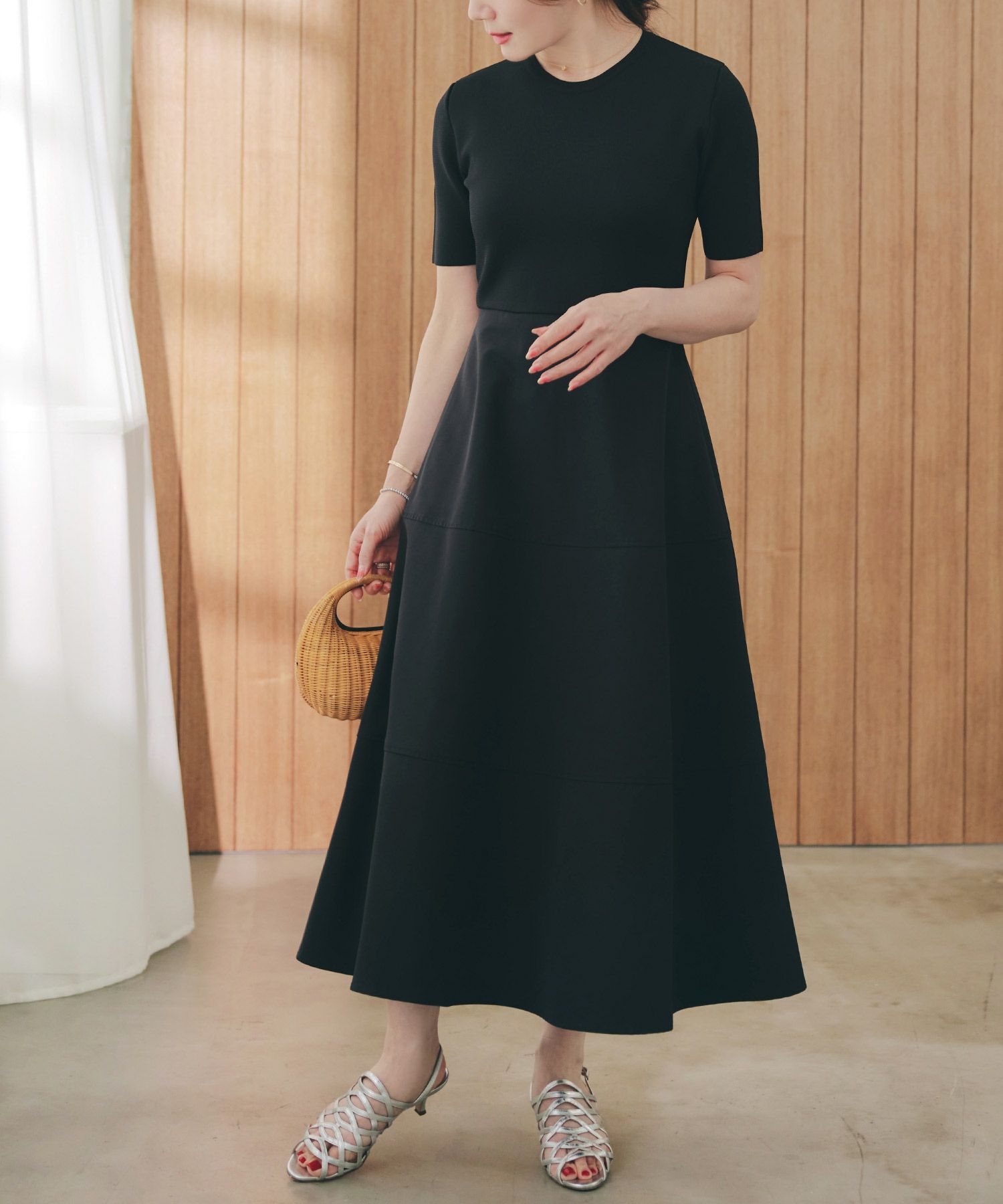 手洗い可上品きれいめボーダー柄大人可愛いオフィスカジュアルフェニミンオフィス白黒ジョイントスペース