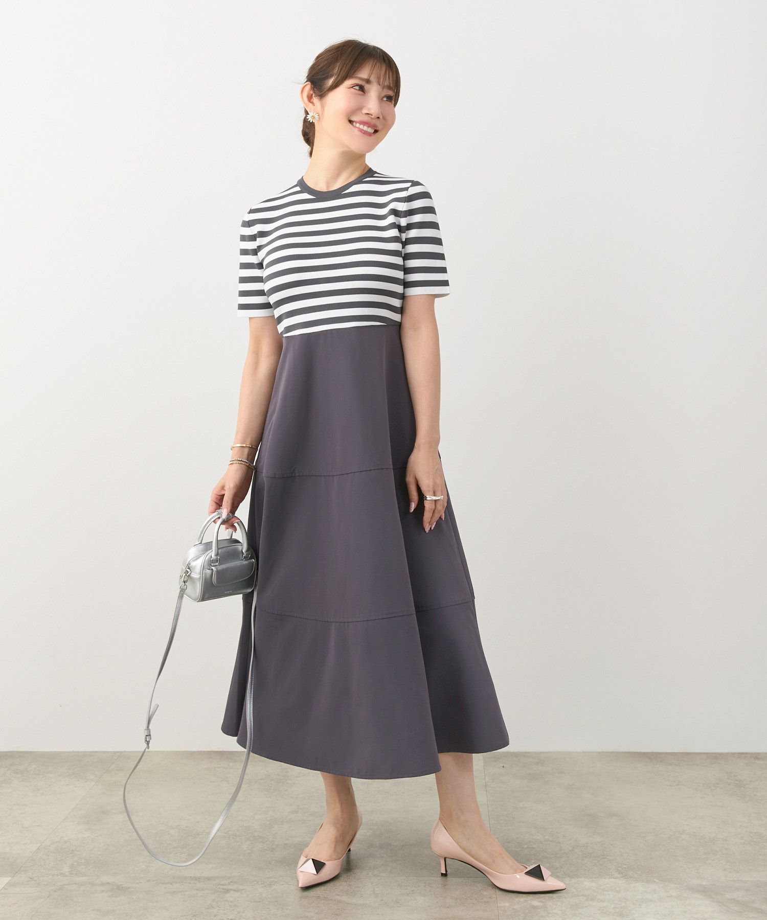 手洗い可上品きれいめボーダー柄大人可愛いオフィスカジュアルフェニミンオフィス白黒ジョイントスペース