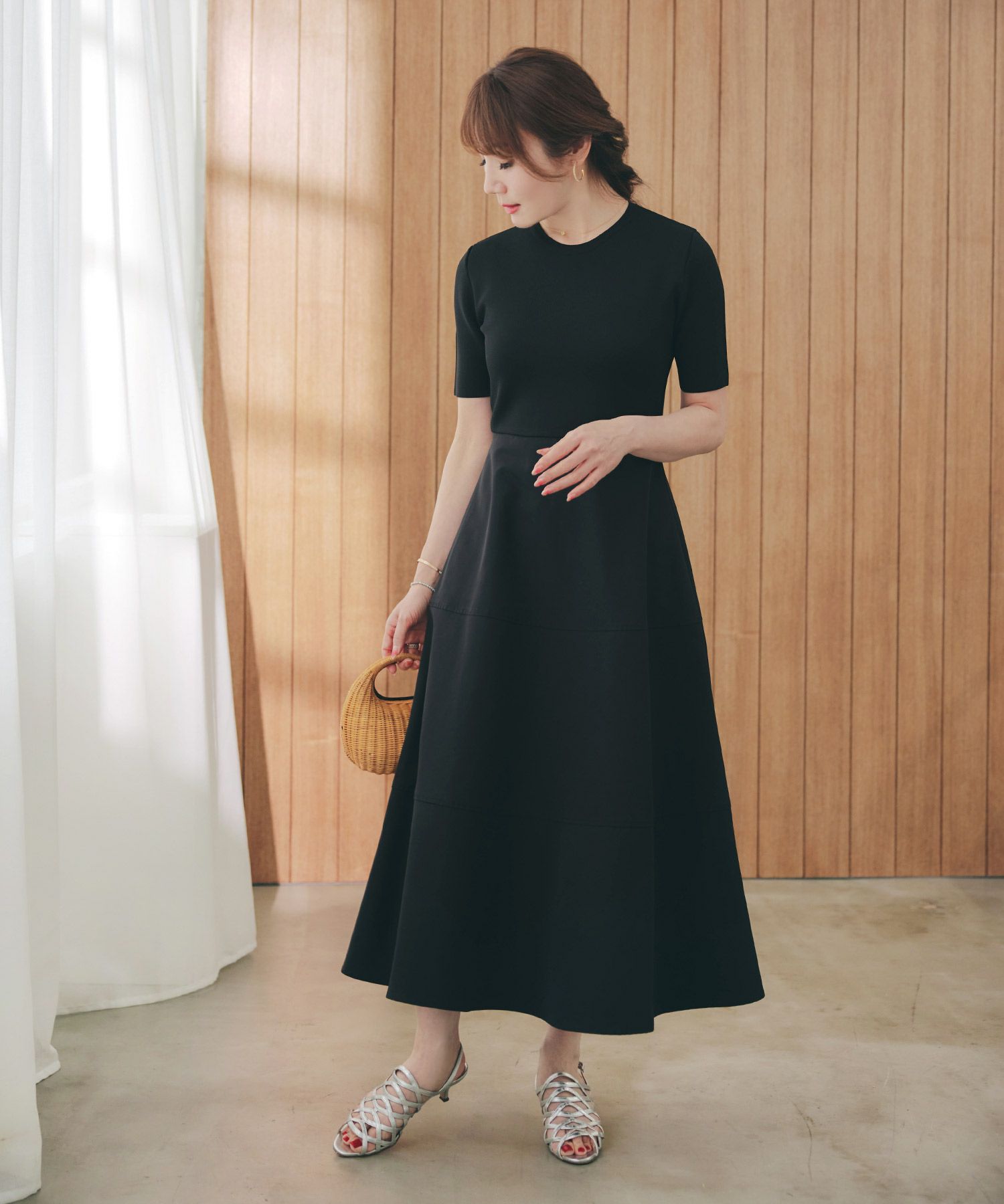 手洗い可上品きれいめボーダー柄大人可愛いオフィスカジュアルフェニミンオフィス白黒ジョイントスペース