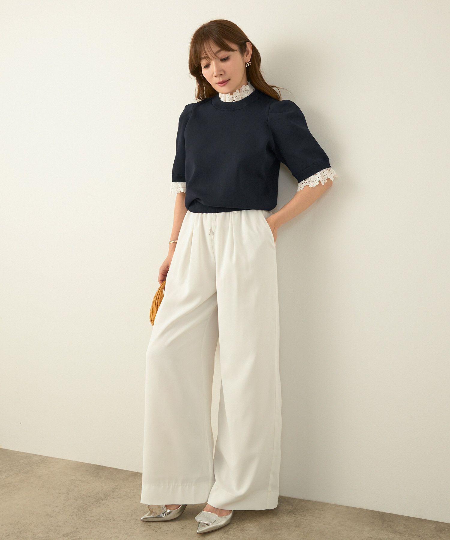 手洗い可ラウンドネック裾リブおしゃれフェミニンオフィス上品大人可愛いきれいめ大人カジュアルジョイントスペース