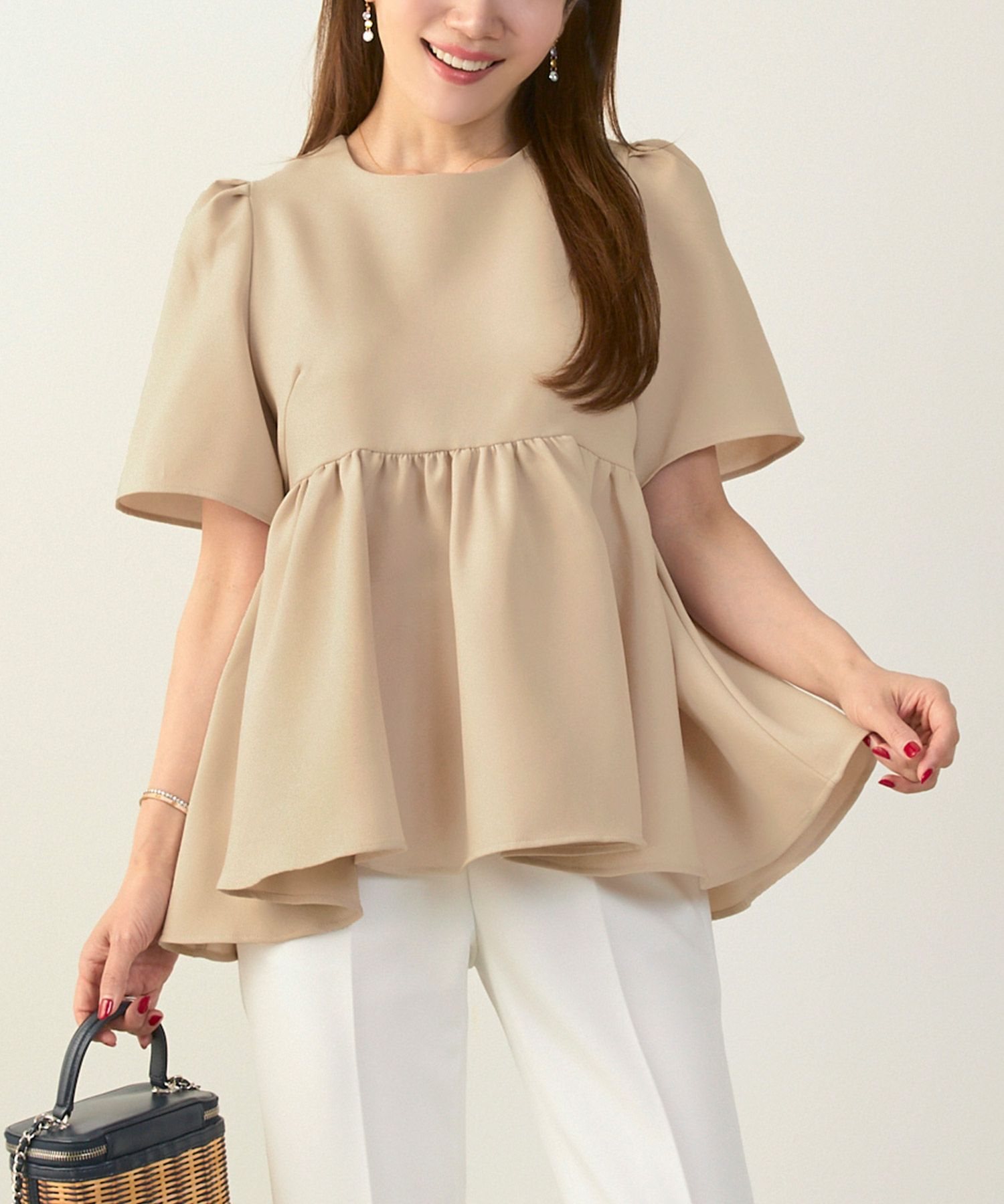 手洗い可かわいい上品きれいめ大人カジュアルオフィスフェミニン体型カバーシンプルラウンドネックジョイントスペース