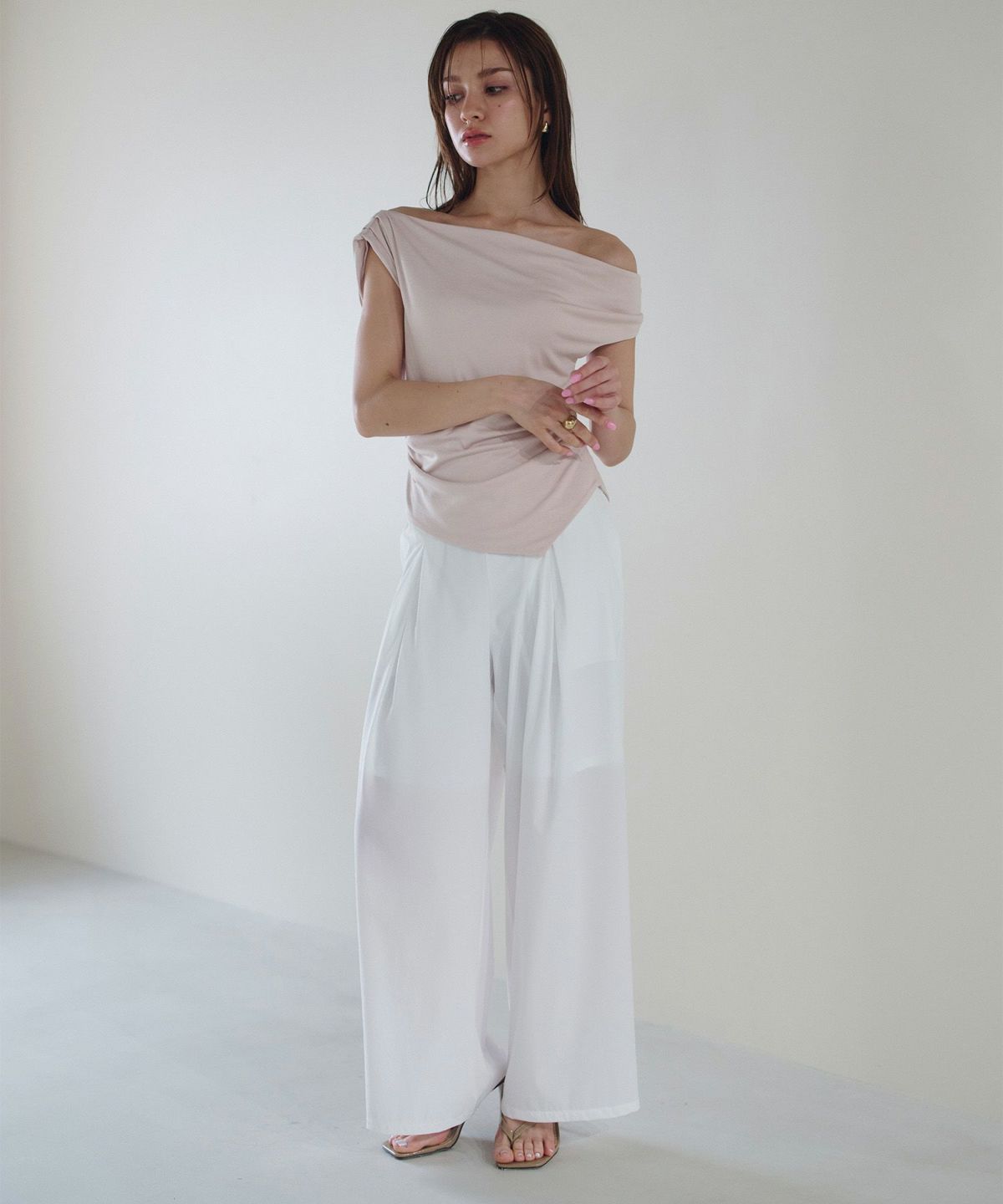 アシンメトリー オフショル プルオーバー KINO THE KEI