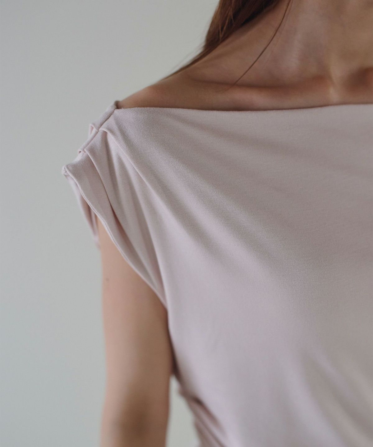 アシンメトリー オフショル プルオーバー KINO THE KEI