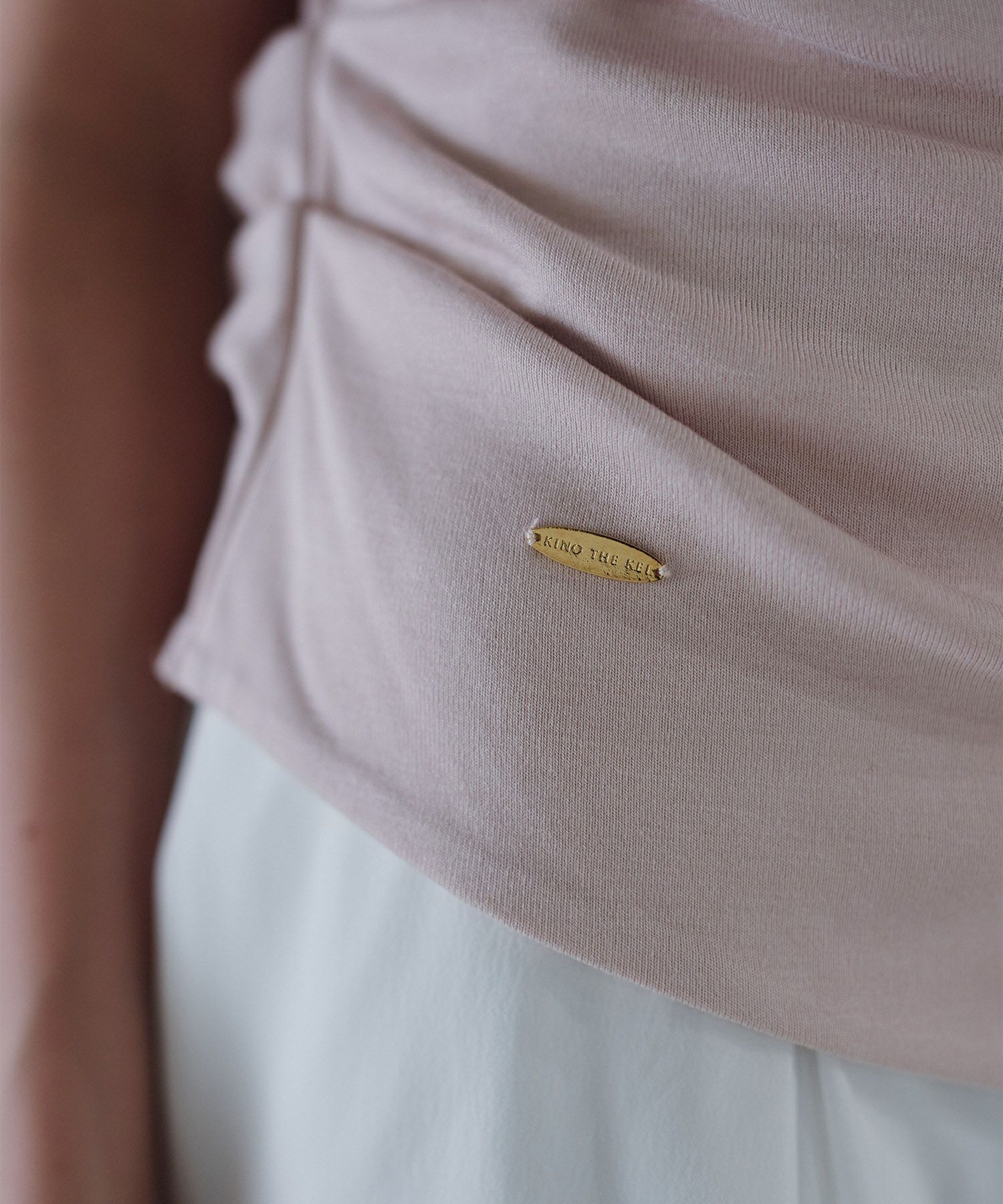 アシンメトリー オフショル プルオーバー KINO THE KEI