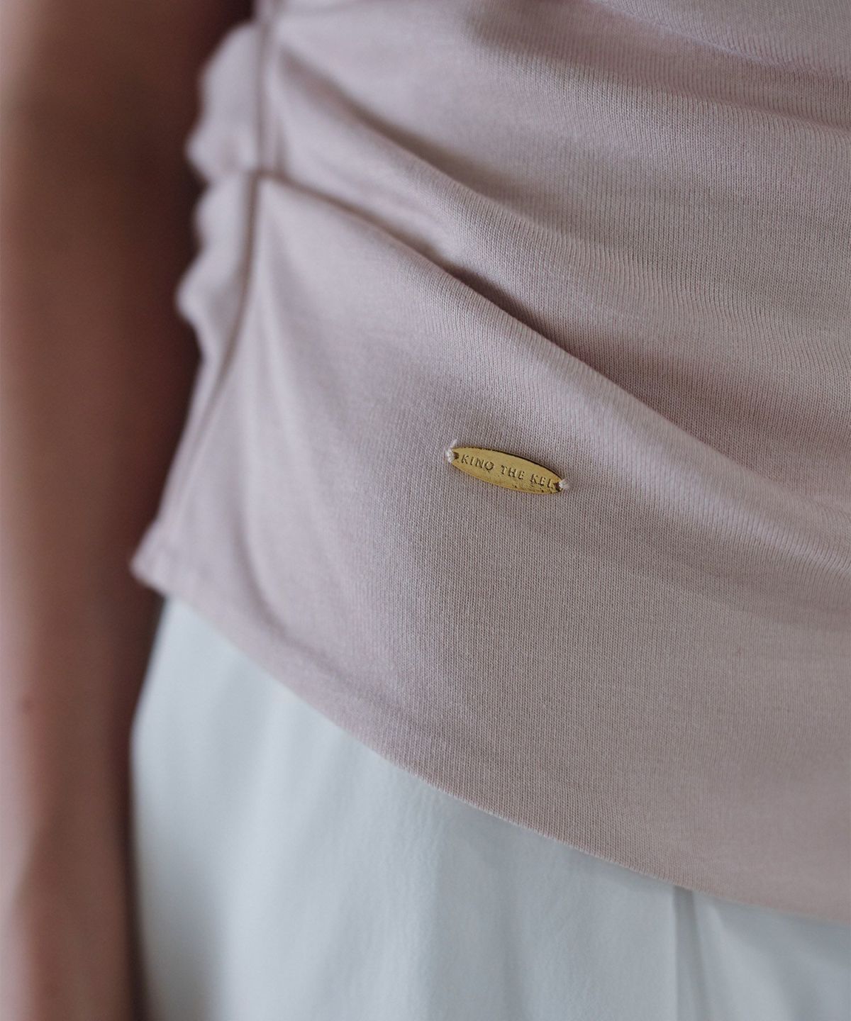 アシンメトリー オフショル プルオーバー KINO THE KEI