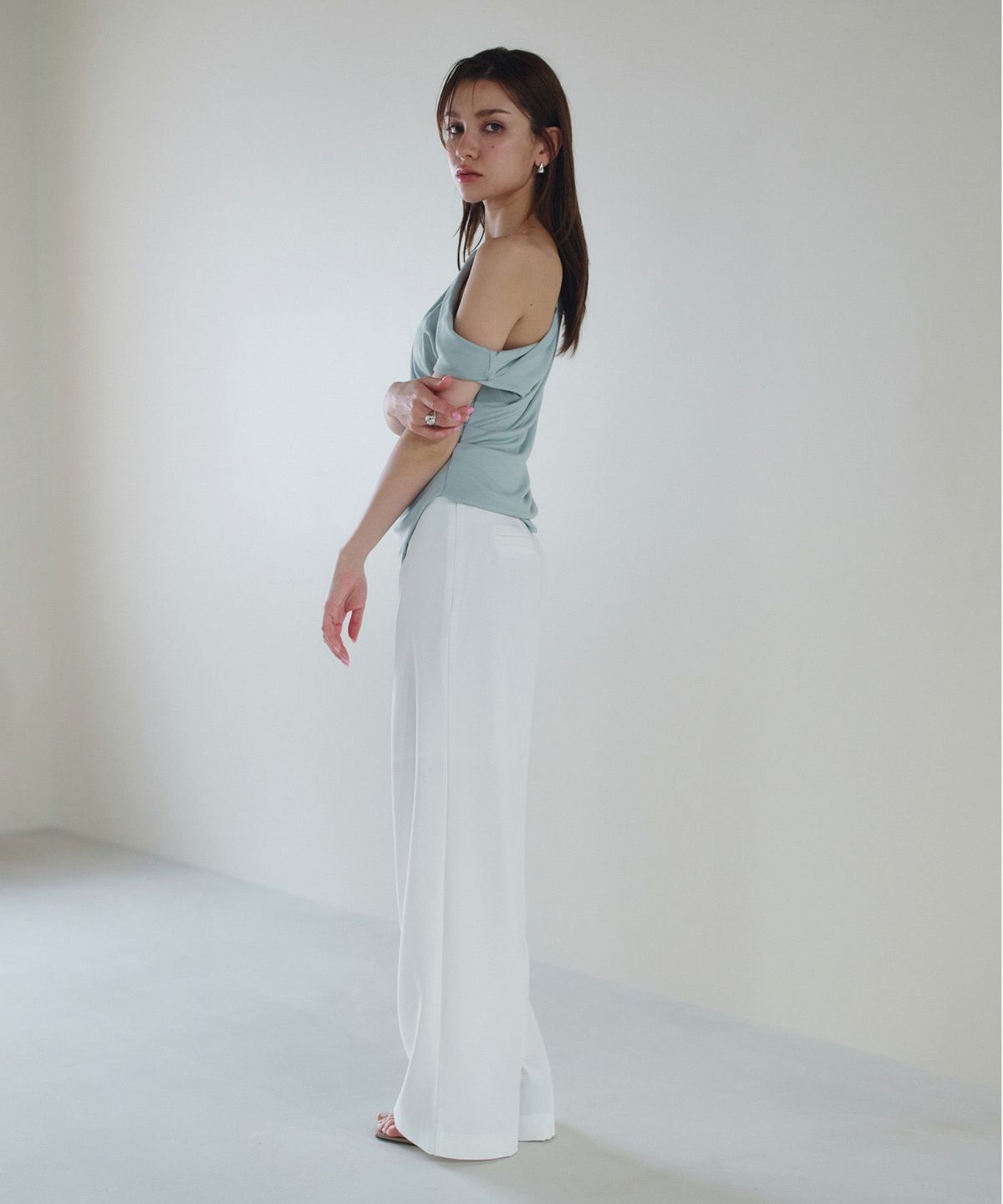 アシンメトリー オフショル プルオーバー KINO THE KEI