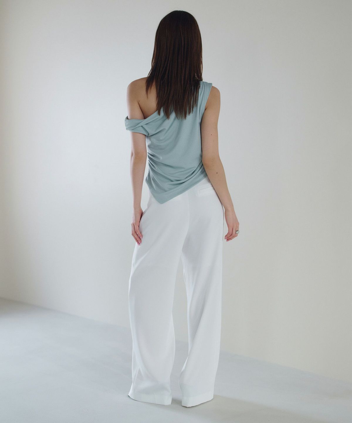 アシンメトリー オフショル プルオーバー KINO THE KEI