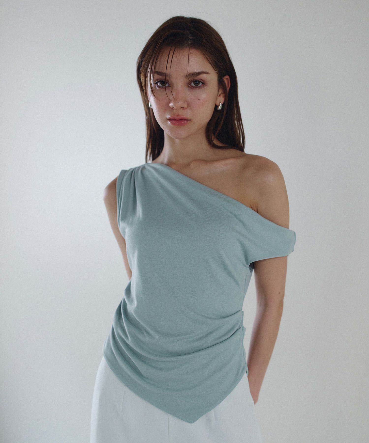 アシンメトリー オフショル プルオーバー KINO THE KEI