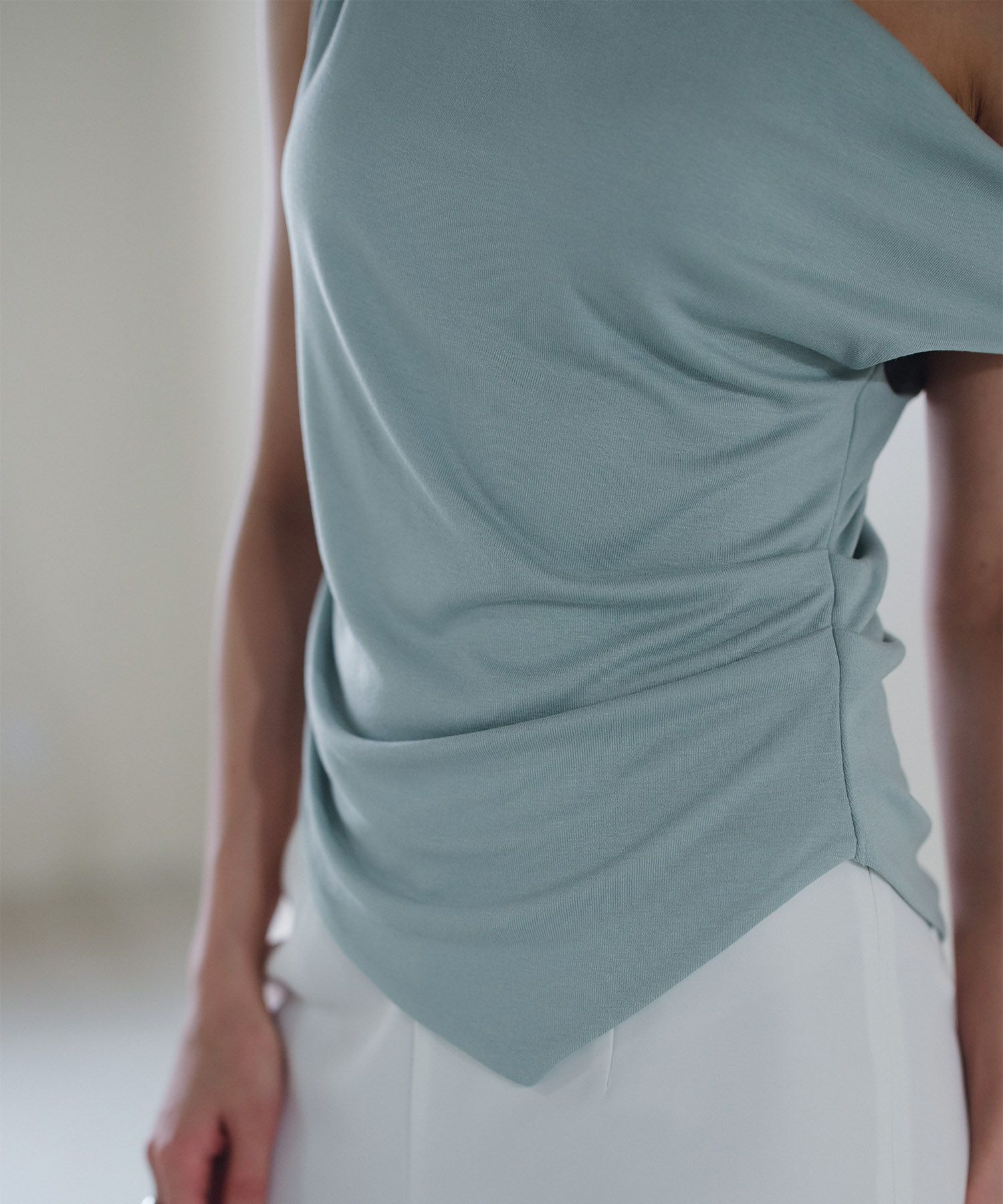 アシンメトリー オフショル プルオーバー KINO THE KEI