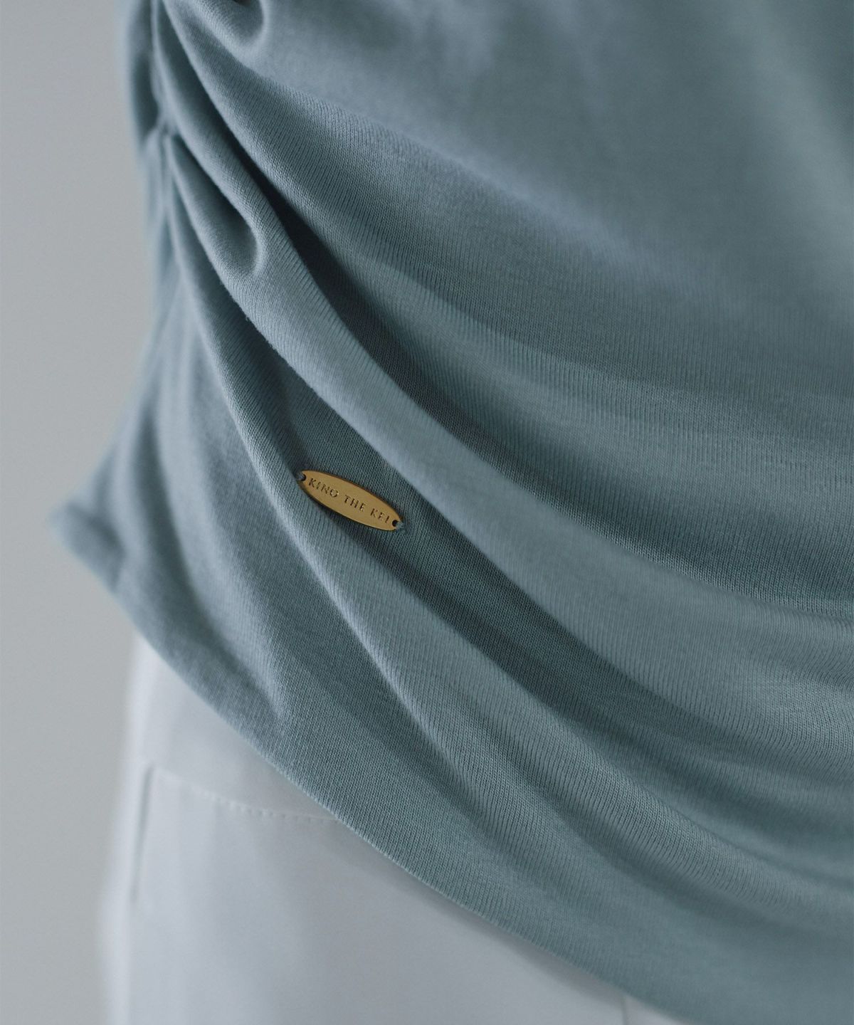 アシンメトリー オフショル プルオーバー KINO THE KEI