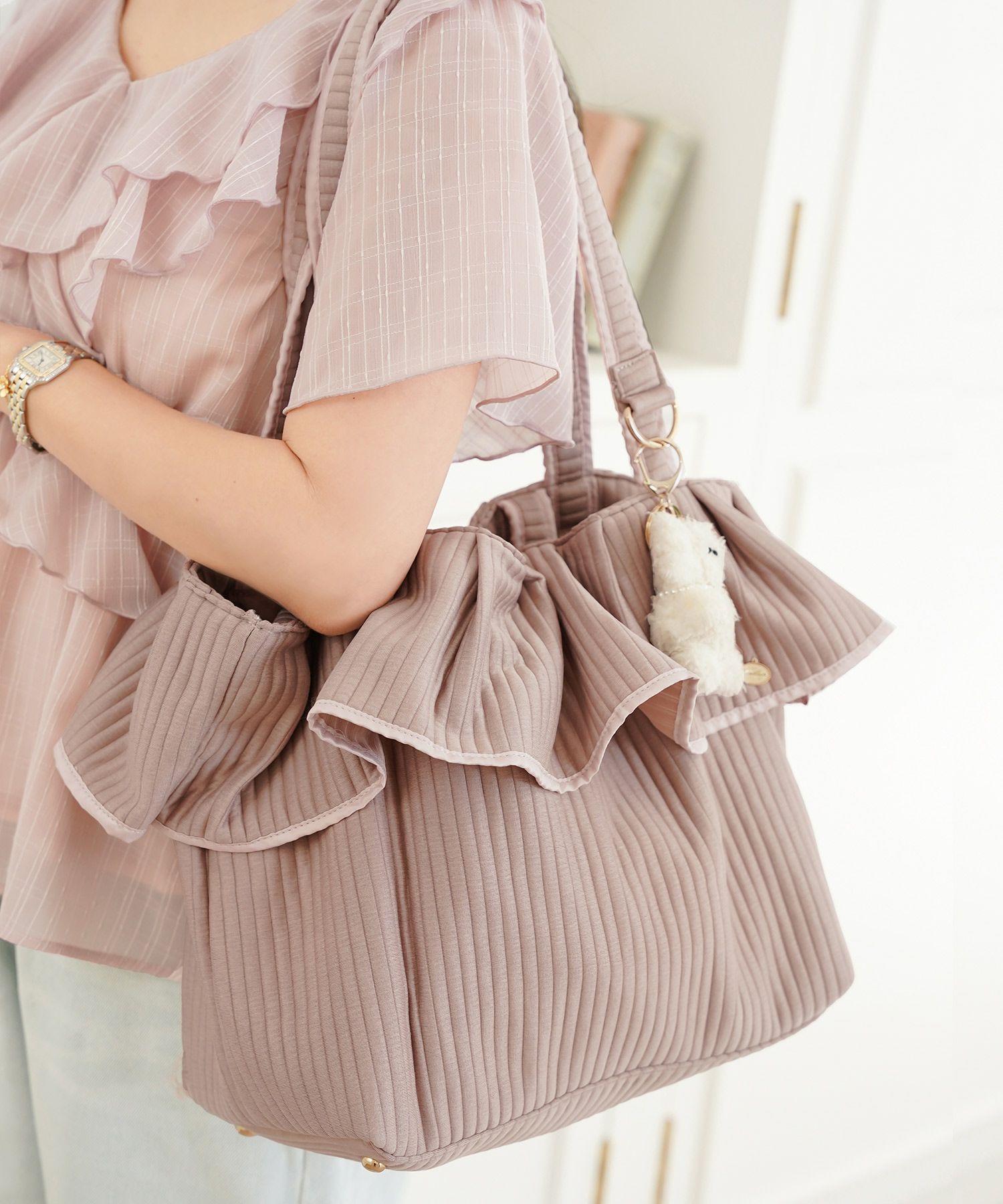 レディース/バッグ/グッズ/トートバッグ/大容量/ハンドル/肩掛け/フリル/チャコール/ピンク/クリーム/ベージュ/オールシーズン/ママ/ベビーカー/お出かけ/産前産後/入院バッグ/かわいい/フェミニン/上品/ナチュラル/カジュアル