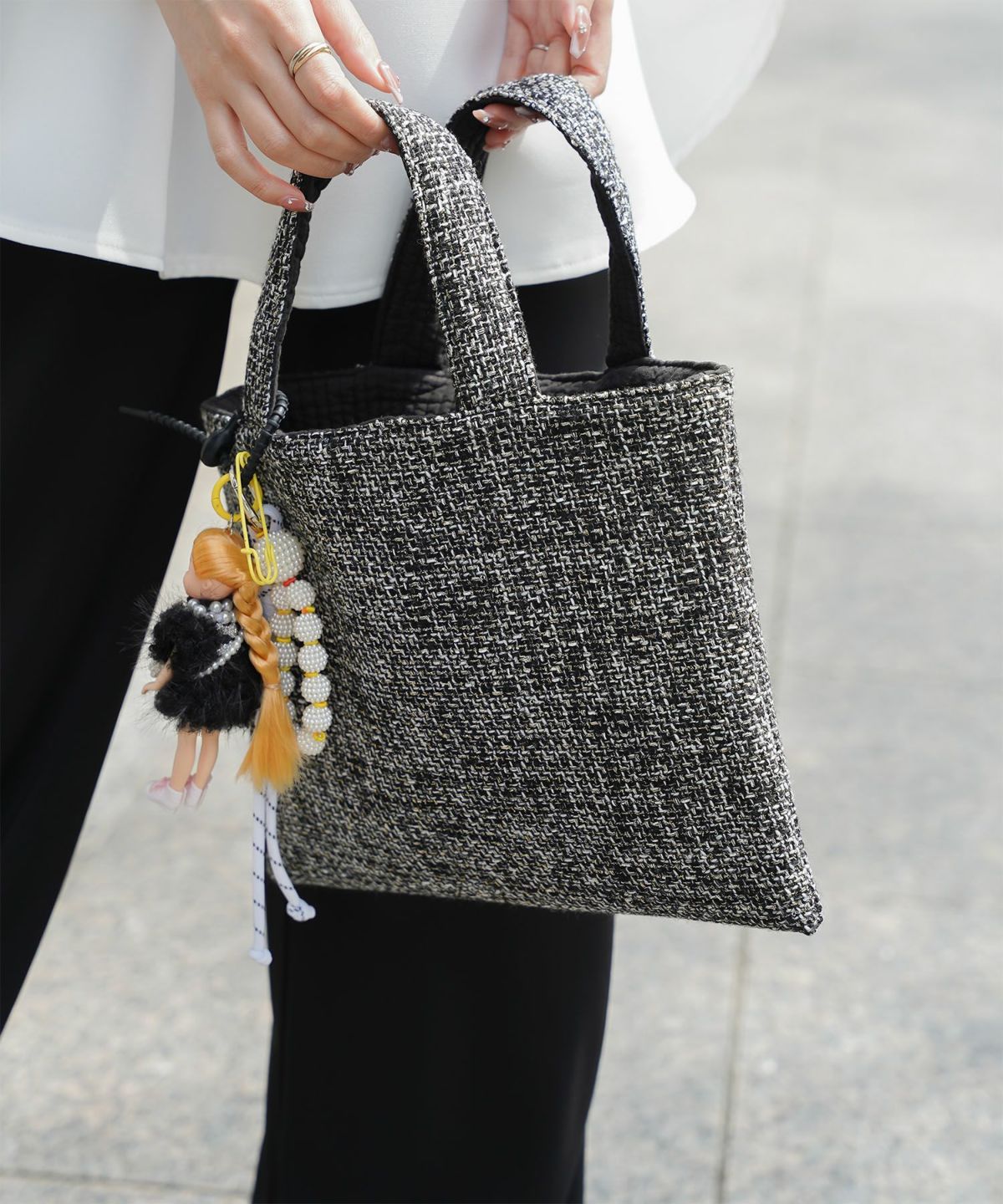 セレクト レディース グッズ 小物 人形 ドール チャーム キーホルダー ピンク ブラック おしゃれ 大人可愛い