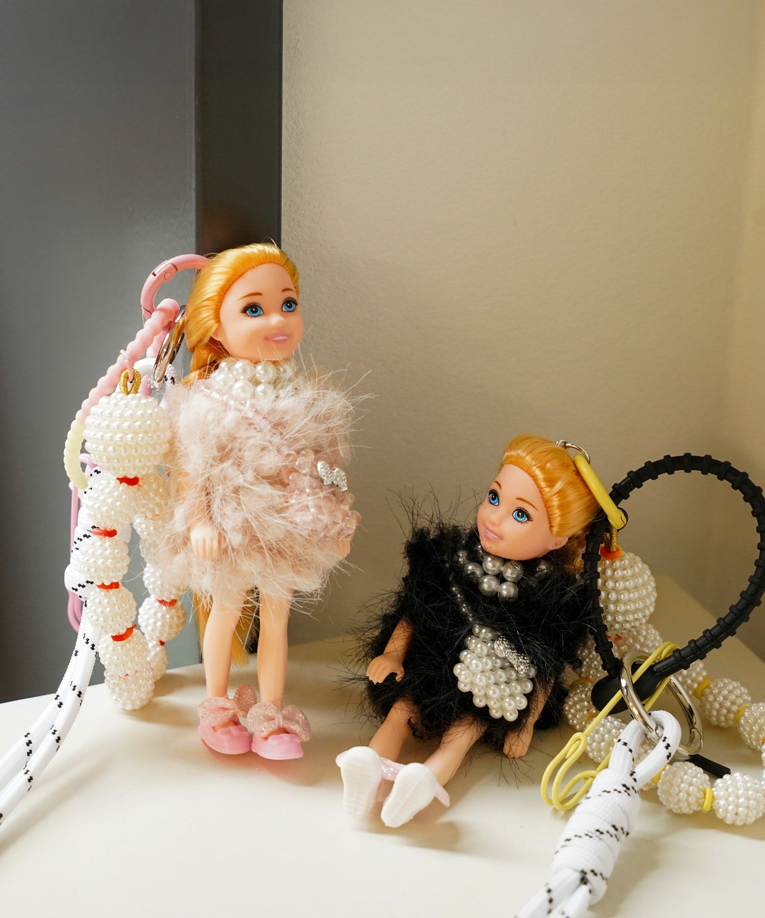 セレクト レディース グッズ 小物 人形 ドール チャーム キーホルダー ピンク ブラック おしゃれ 大人可愛い