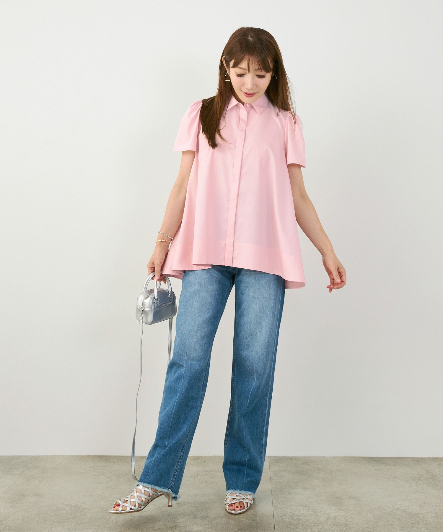 手洗い可かわいい上品きれいめ大人カジュアルオフィスシンプル襟付きイレヘム体型カバージョイントスペース