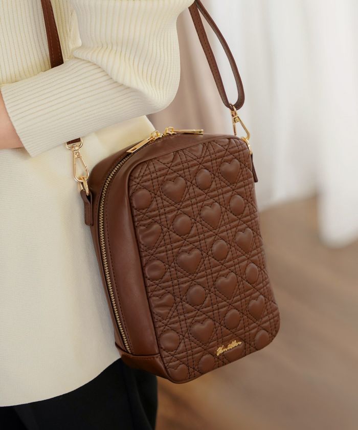 レディースバッグサブバッグポーチ縦長ペンラ入れ大容量ライブ遠征小物入れかわいいハートキルティングフェミニンエレガントキュート