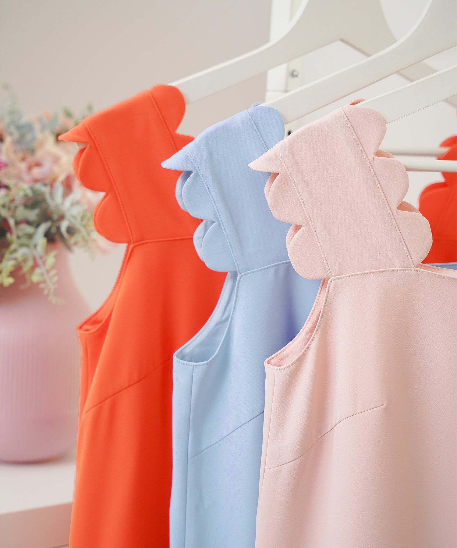 ショルダースカラップティアードクールワンピースノースリーブ緑黄色オレンジ