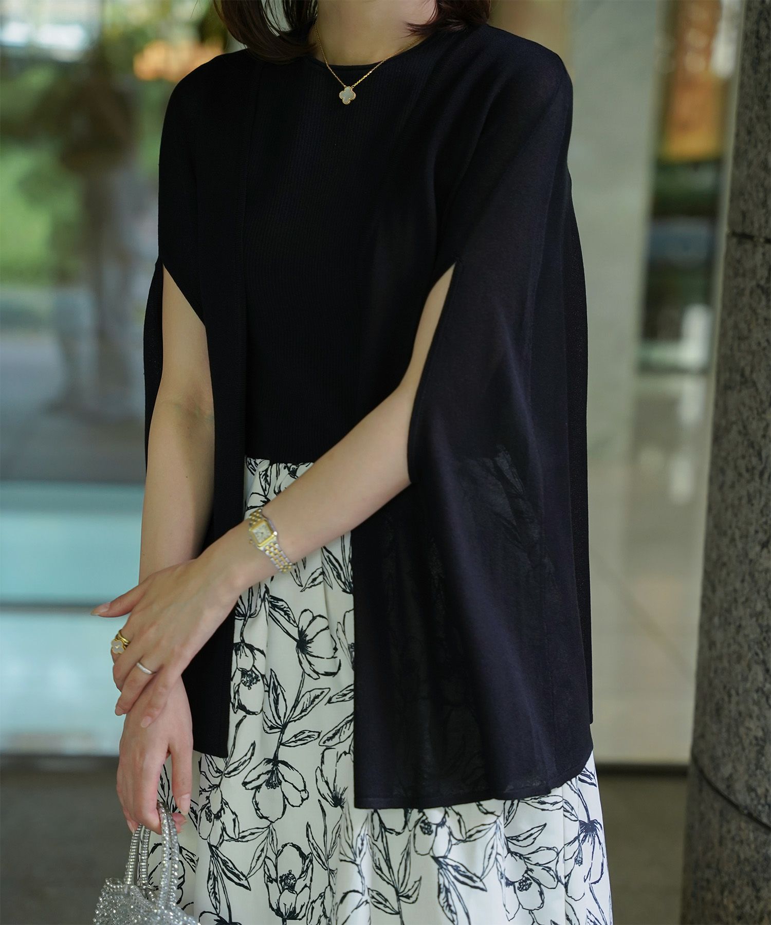 ケープ ニット カーディガン HUIT ホワイト/ベージュ/ブラック レディース シアー 薄手 ラメ オフィス 冷房対策 きれいめ 洗える