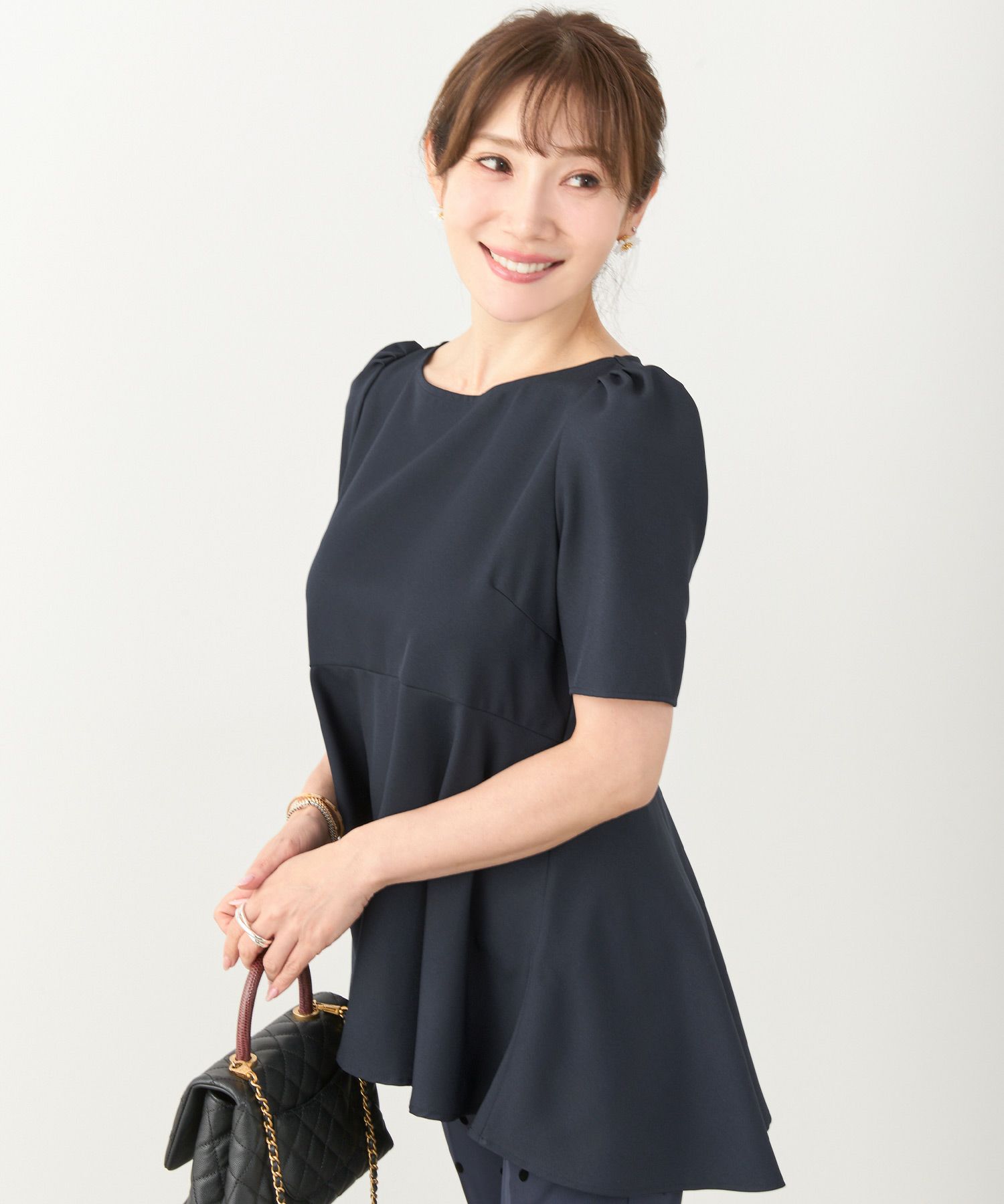 手洗い可日本製かわいい上品きれいめ大人カジュアルオフィスシンプルペプラム体型カバージョイントスペース