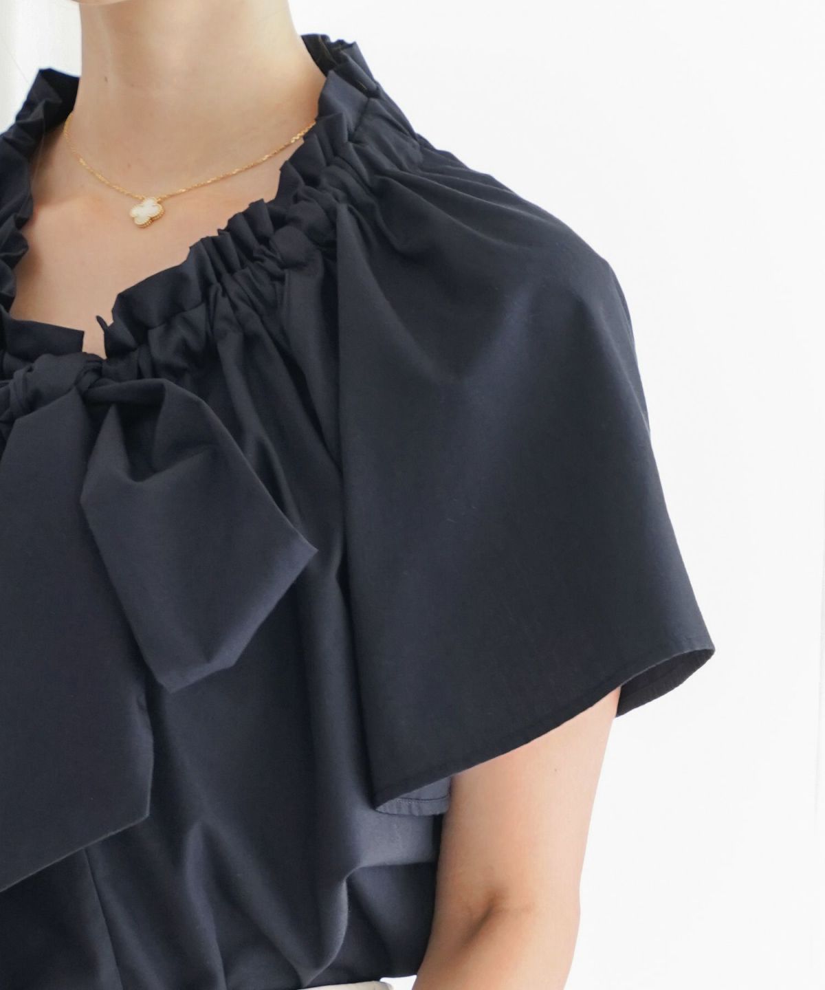 レデイースブラウストップスボウタイリボンドロスト半袖フレアスリーブバタフライスリーブ春夏フレアAラインホワイトネイビー上品綺麗めカジュアルフェミニン