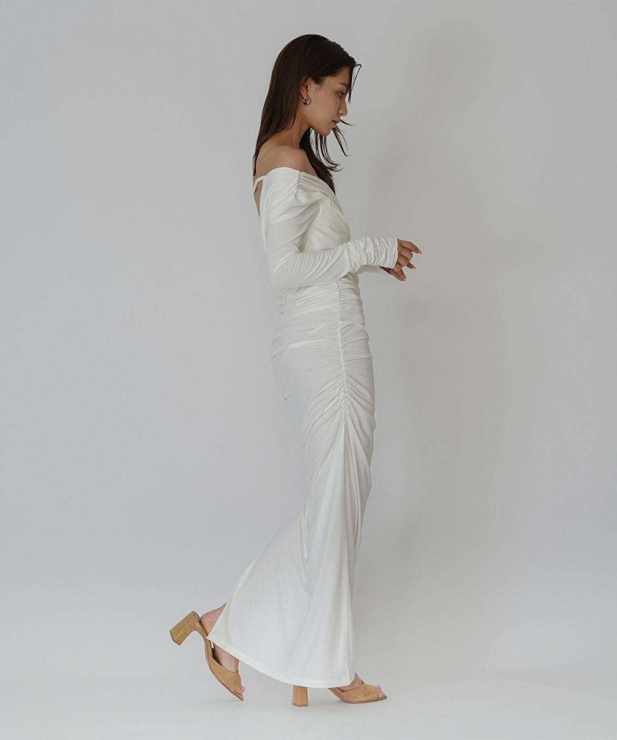 オフショル シャーリング ギャザー ワンピース KINO THE KEI 全4色｜ktk331-0100【1】