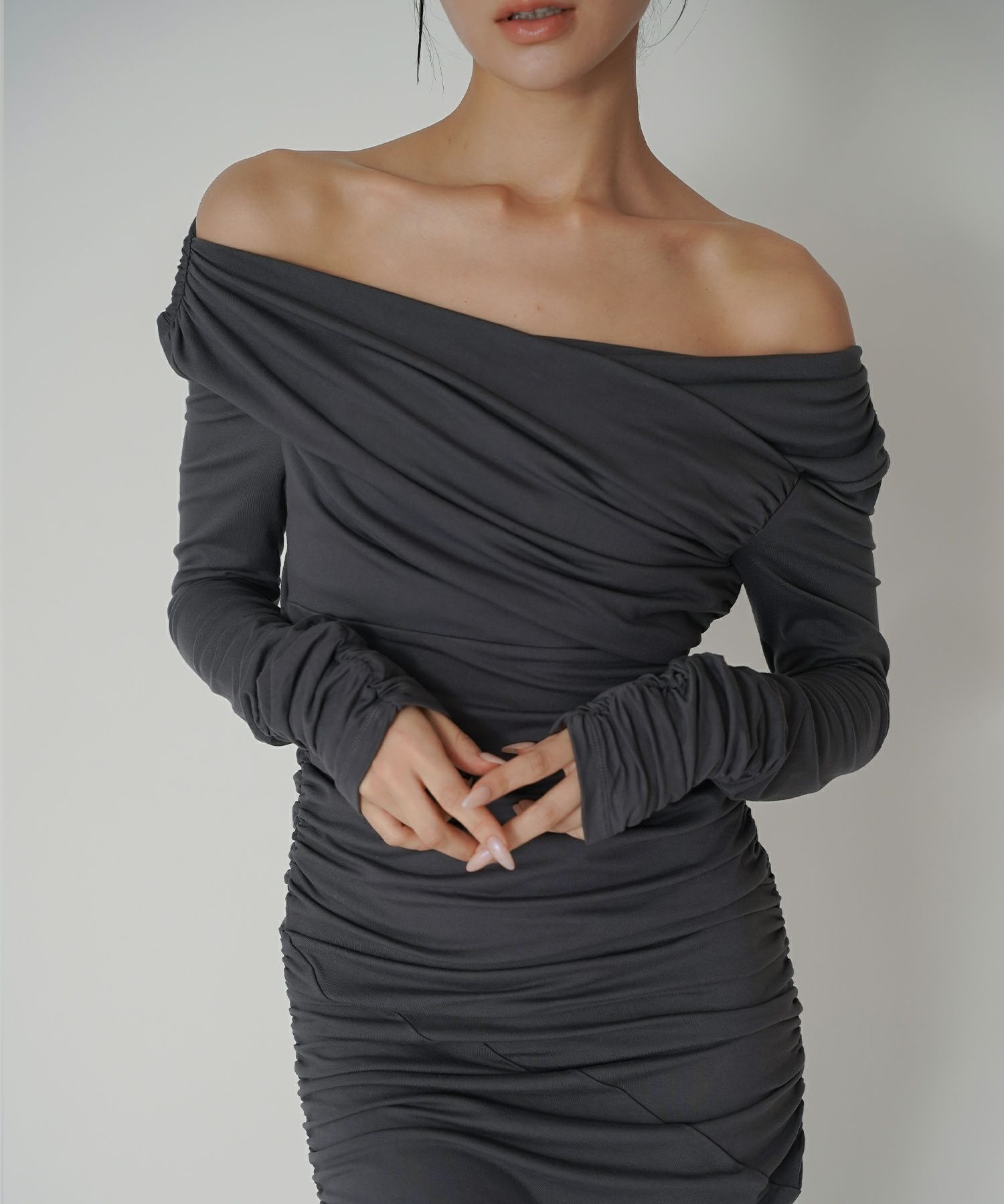 オフショル シャーリング ギャザー ワンピース KINO THE KEI 全4色｜ktk331-0100【1】