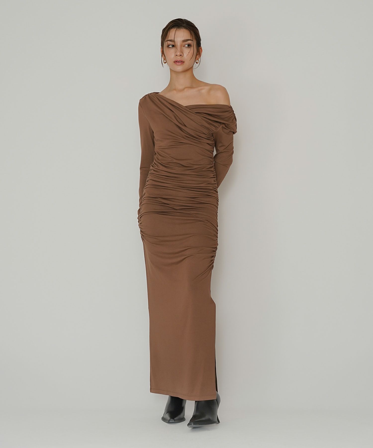 オフショル シャーリング ギャザー ワンピース KINO THE KEI 全4色｜ktk331-0100【1】