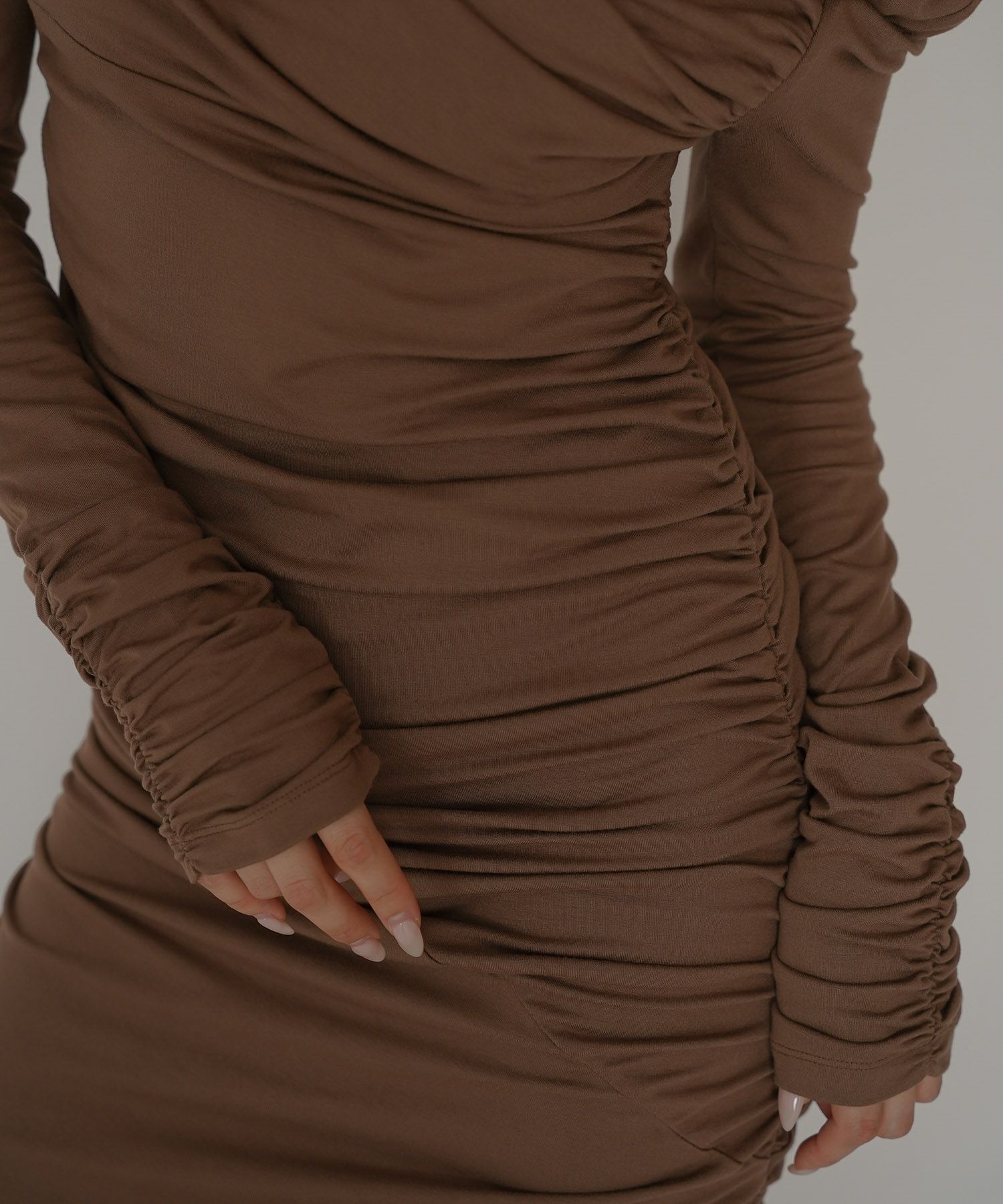 オフショル シャーリング ギャザー ワンピース KINO THE KEI 全4色｜ktk331-0100【1】