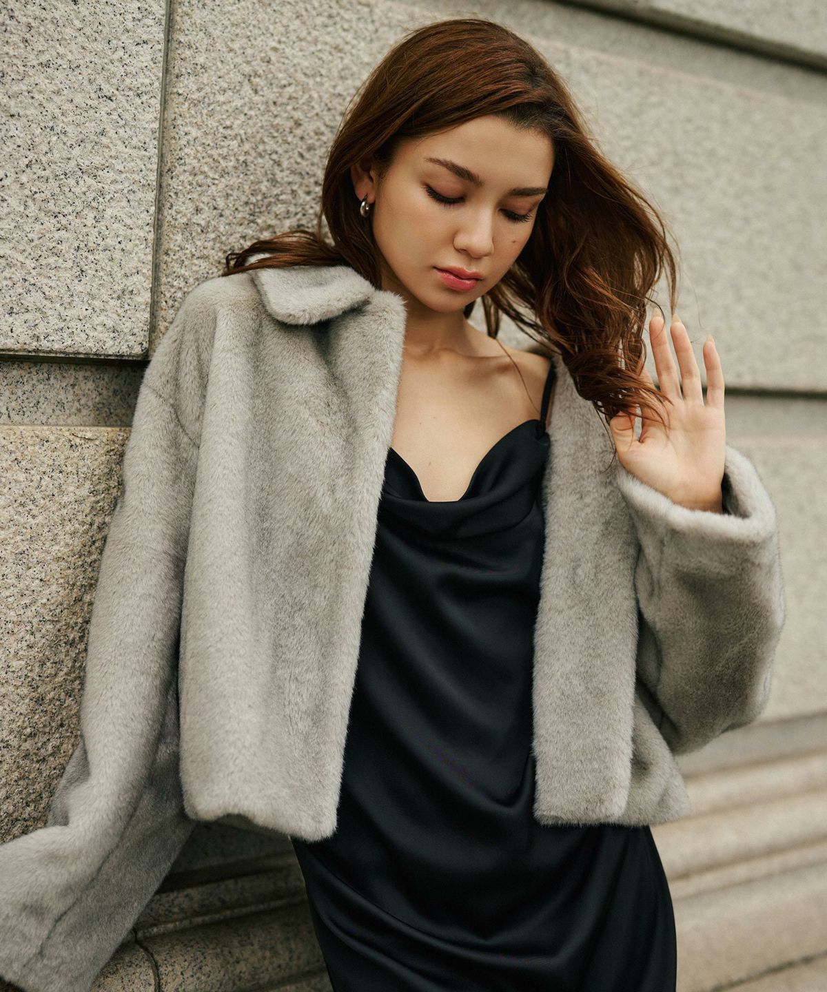 ディナー リゾート エレガント 大人 キャミワンピ バックオープン 結婚式 二次会コーデ サテン KINO THE KEI