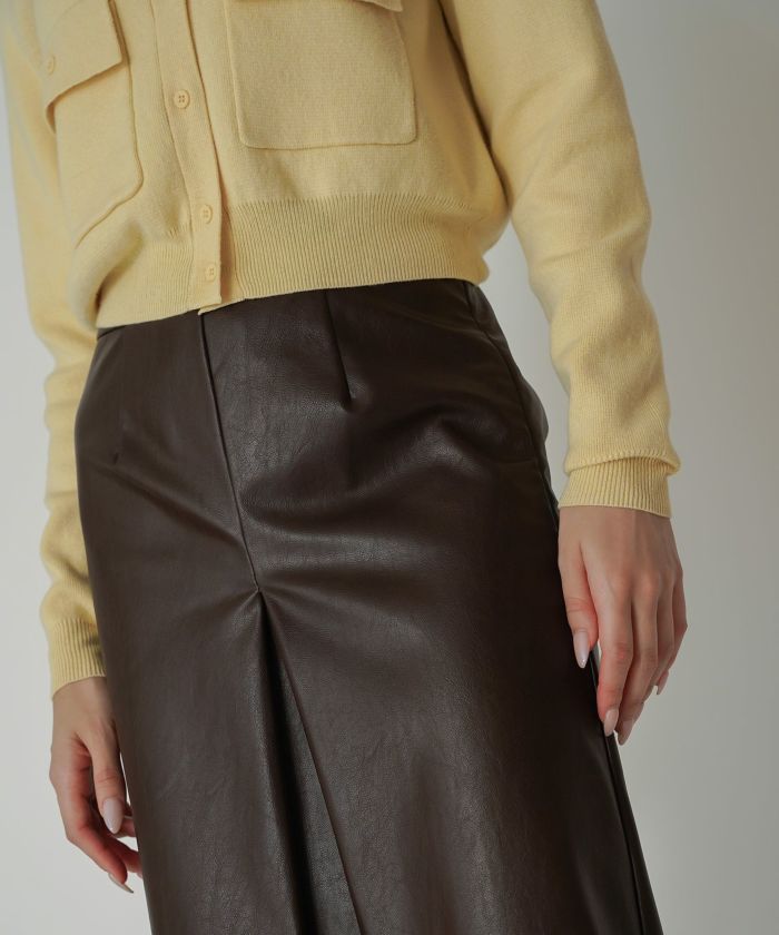 ニットトップス コンパクトカーデ ショート丈 ブランドロゴ付き タイトトップス 韓国風 綺麗め 細見え カジュアル KINO THE KEI