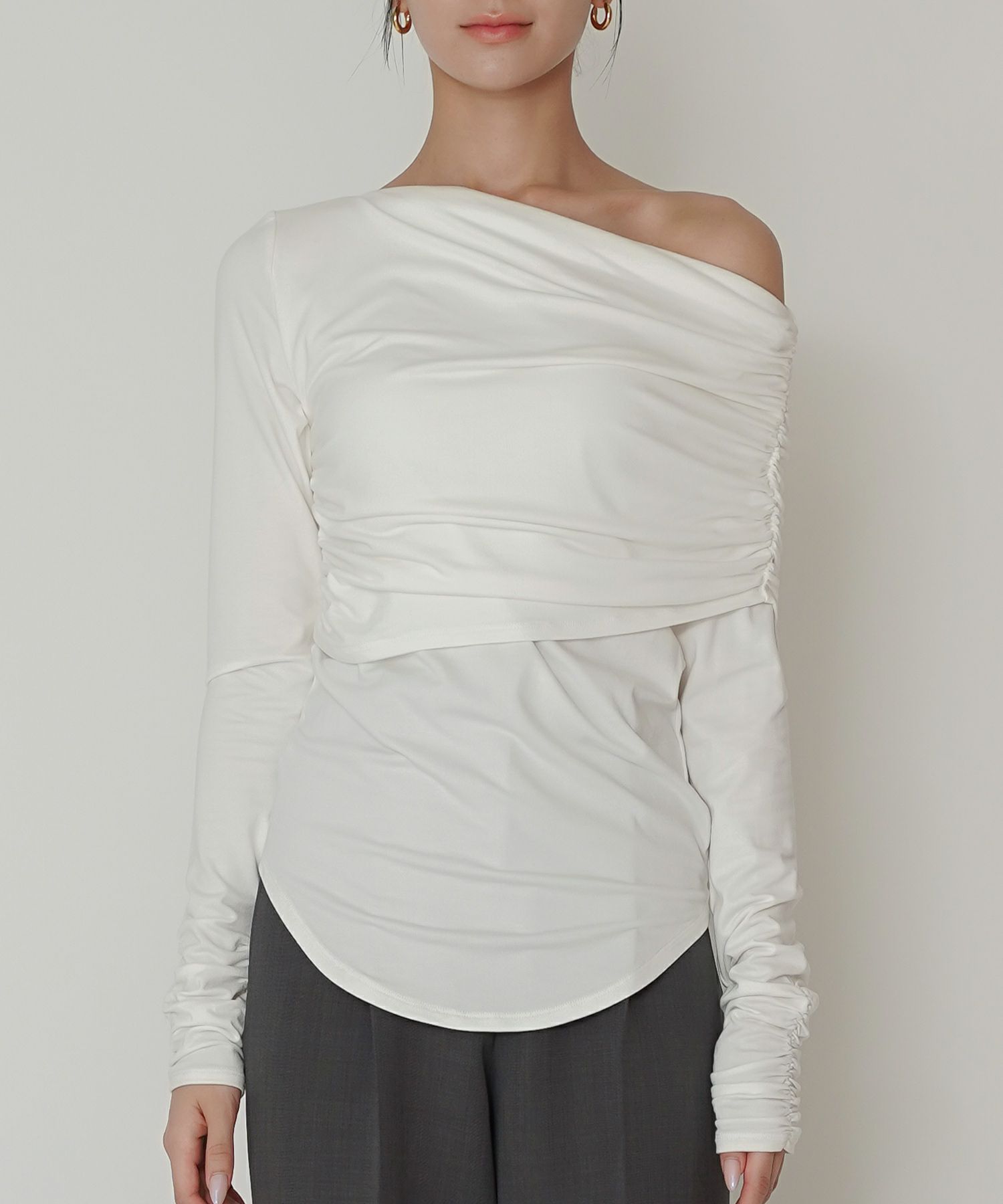 ワンショル オフショル ドレープ お仕事 オフィス アシンメトリー ロンT タイトTシャツ KINO THE KEI