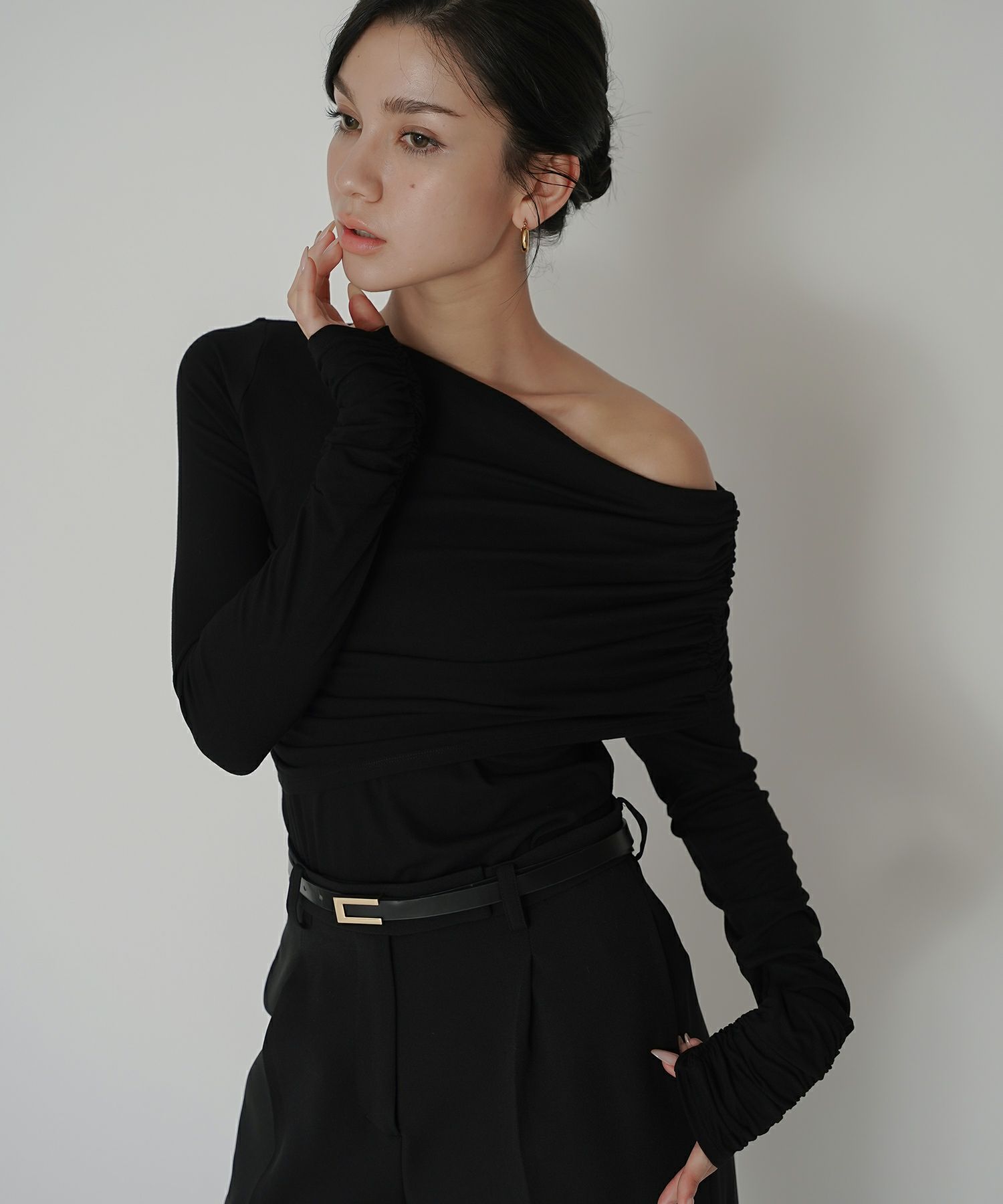 ワンショル オフショル ドレープ お仕事 オフィス アシンメトリー ロンT タイトTシャツ KINO THE KEI