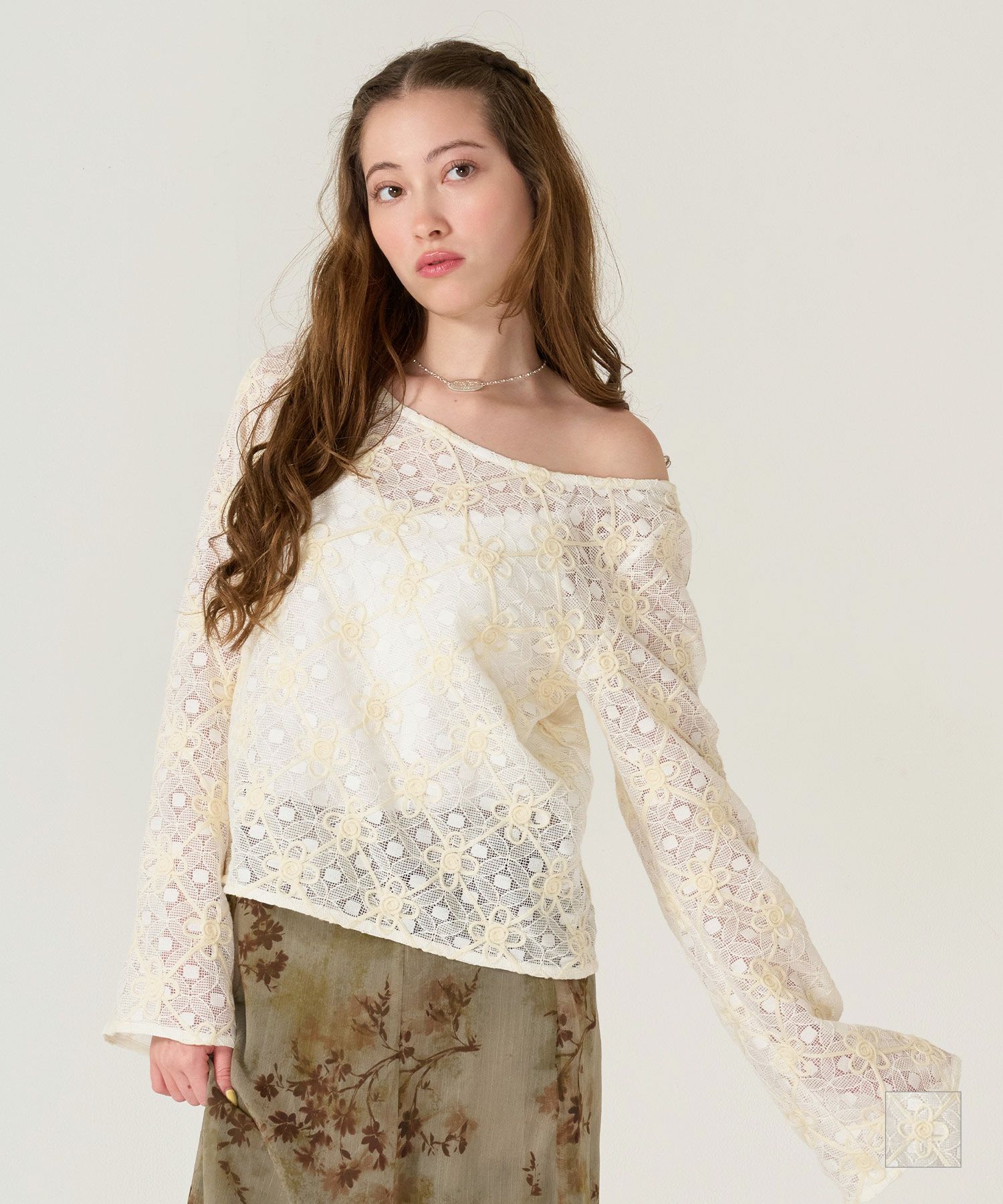 フラワー/刺繍/ トップス/ホワイト