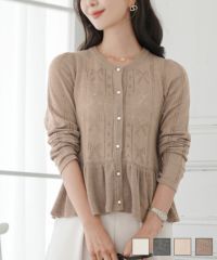 ニット カーディガン レディース 薄手 ハイゲージ クルーネック パールボタン アイレット リボン柄 フリル フラット袖 細見え パンツコーデ 透かし編み きれいめ 羽織り 上品 春 夏 秋 ニット 大人 かわいい フェミニン アイボリー チャコール ピンクベージュ モカ