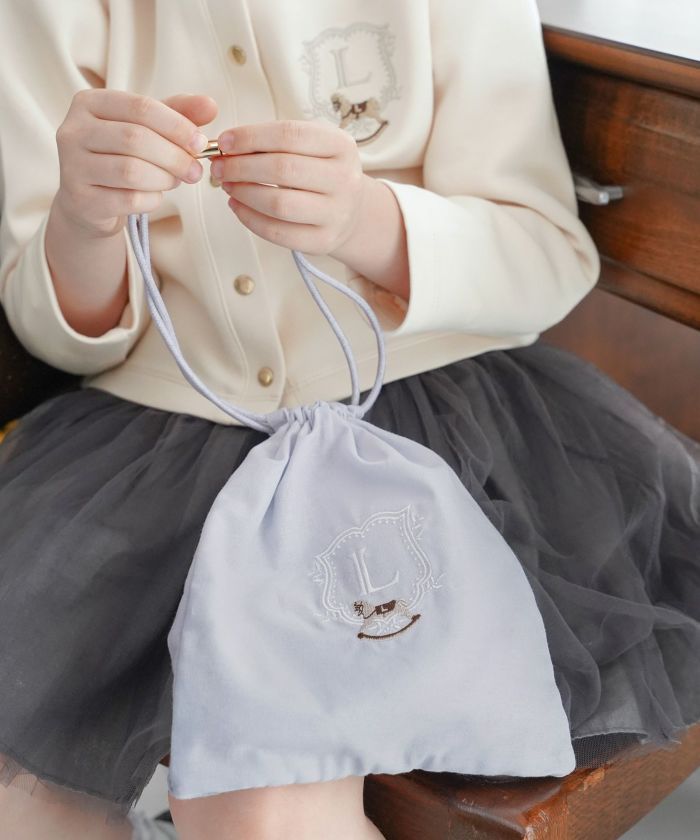 レディース小物ポーチ3点サイズSMLセット収納小分け多様巾着プレゼントギフト産前産後ママ子供木馬刺繍エンブレムフェミニン上品エレガントカジュアルピンクブルー女の子男の子オールシーズン