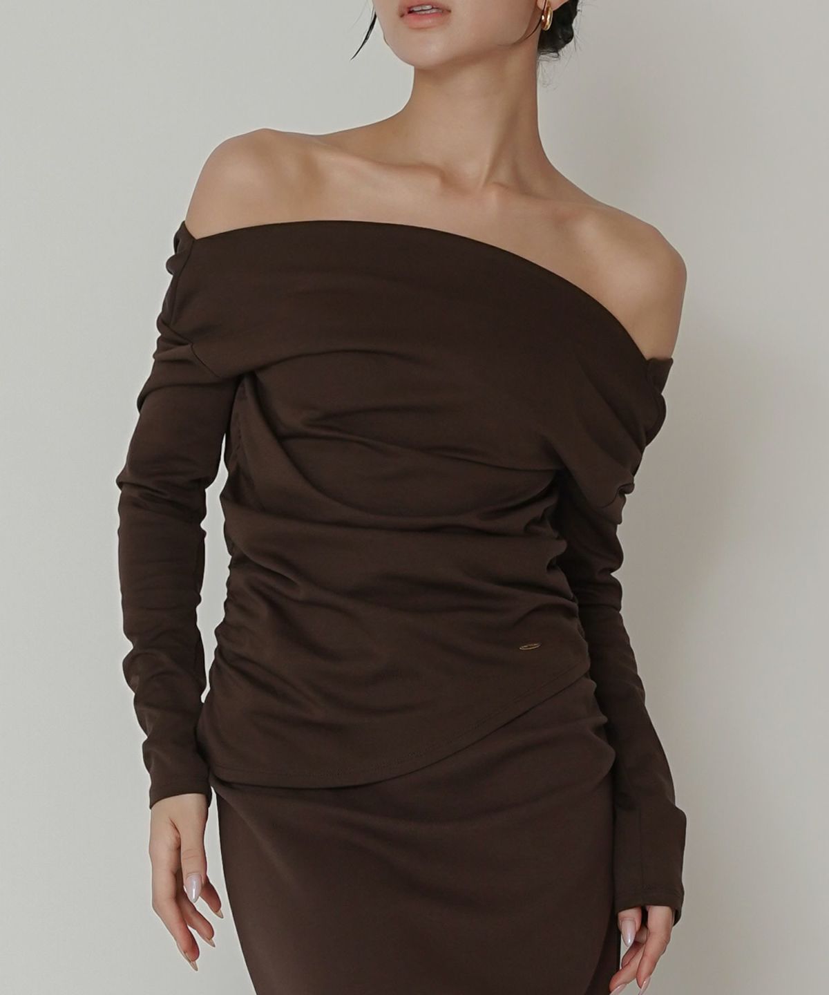 カットソー セットアップ オフショルトップス ドレープ タイトトップス 韓国風 綺麗め 細見え カジュアル KINO THE KEI