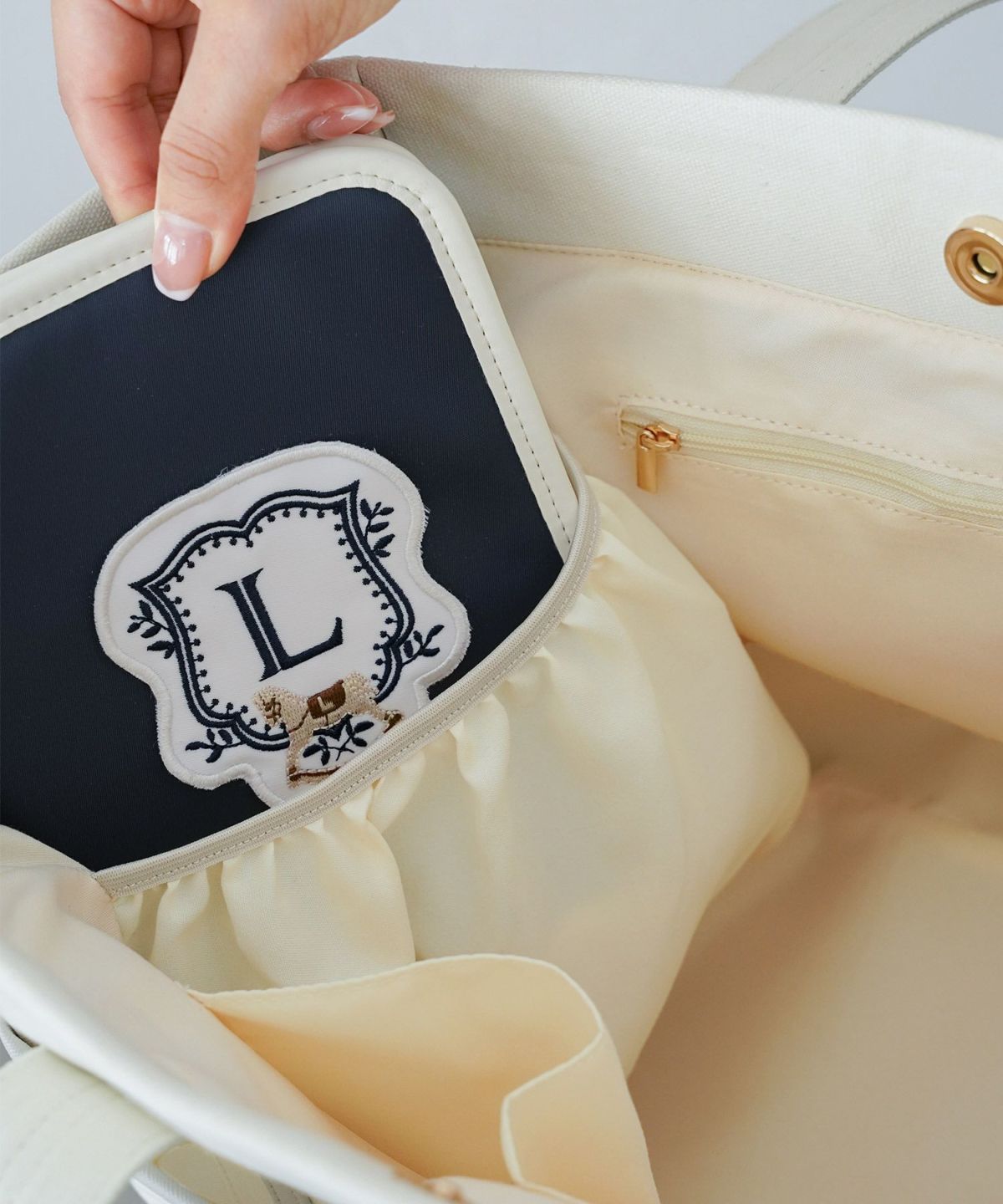 母子手帳ケースおしゃれ母子手帳ポーチ収納ケース通院ケース診察券ケース保険証ケースファスナータイプマルチケースフェミニンプレゼントギフト出産祝い出産準備2人用3人用カードポケット多機能軽量薄型ママアイテムベビー用品マタニティグッズ