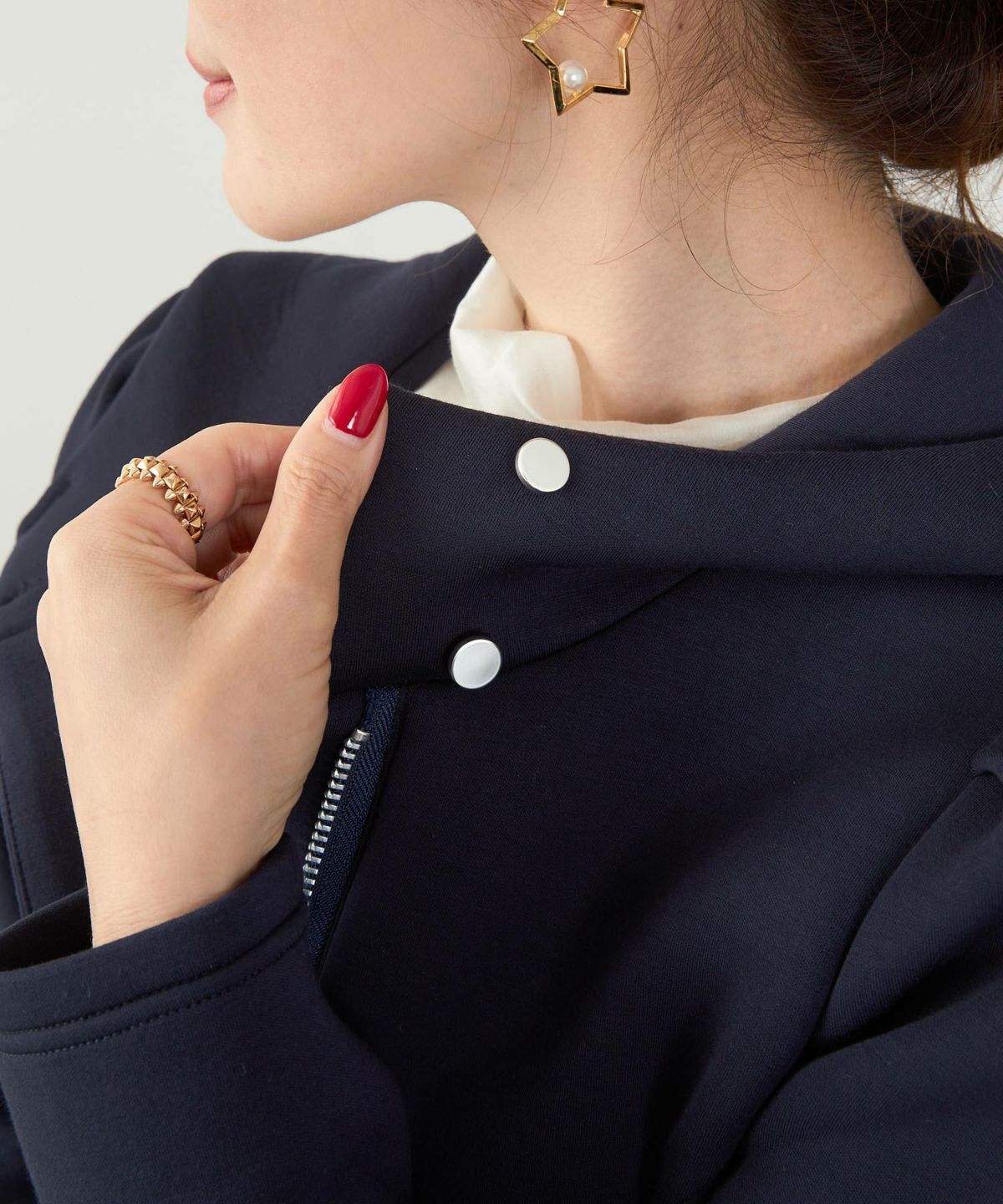 レディース ライトアウター 長袖 大人カジュアル オフィス きれいめ 体型カバー ペプラム スタンドカラー 春 秋 ジョイントスペース