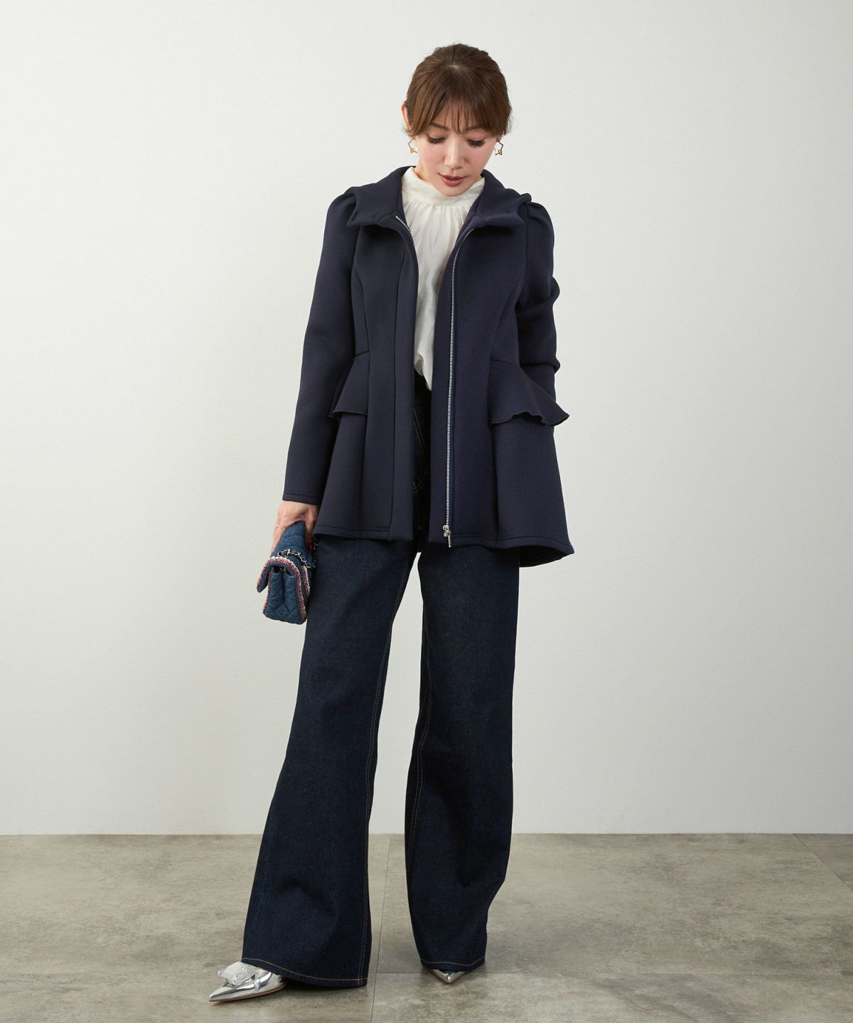 レディース ライトアウター 長袖 大人カジュアル オフィス きれいめ 体型カバー ペプラム スタンドカラー 春 秋 ジョイントスペース