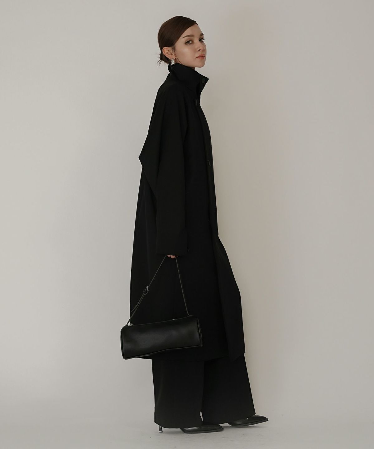 ユニセックス オーバーコート チェスターコート スタンドカラー トレンチコート モード ロングコート 丸いシルエット 韓国風 綺麗め 細見え カジュアル KINO THE KEI