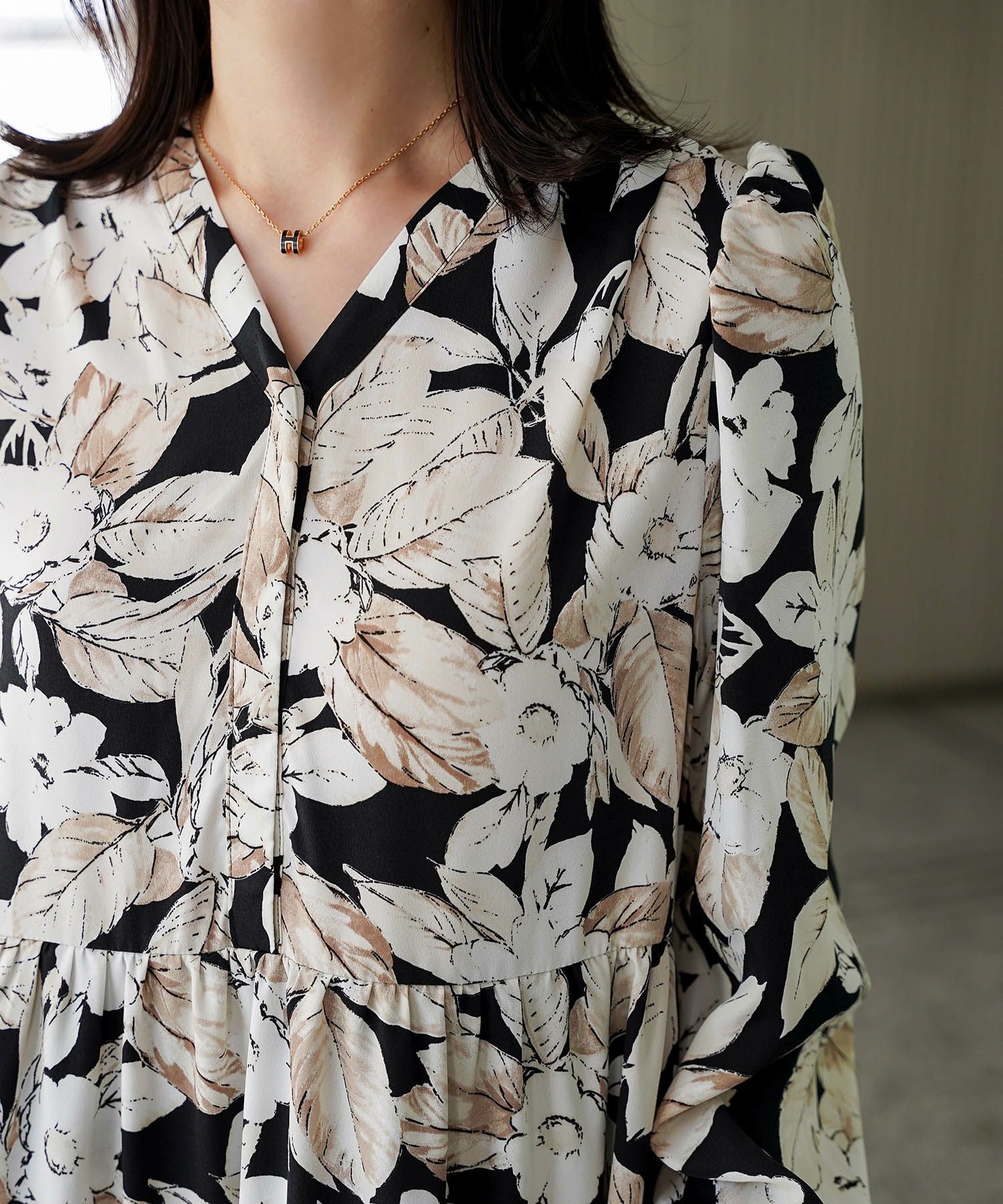 花柄 ティアード ワンピース レディース 大花柄 フラワー エレガント ロング丈 ネイビー/ブラック/M/長袖