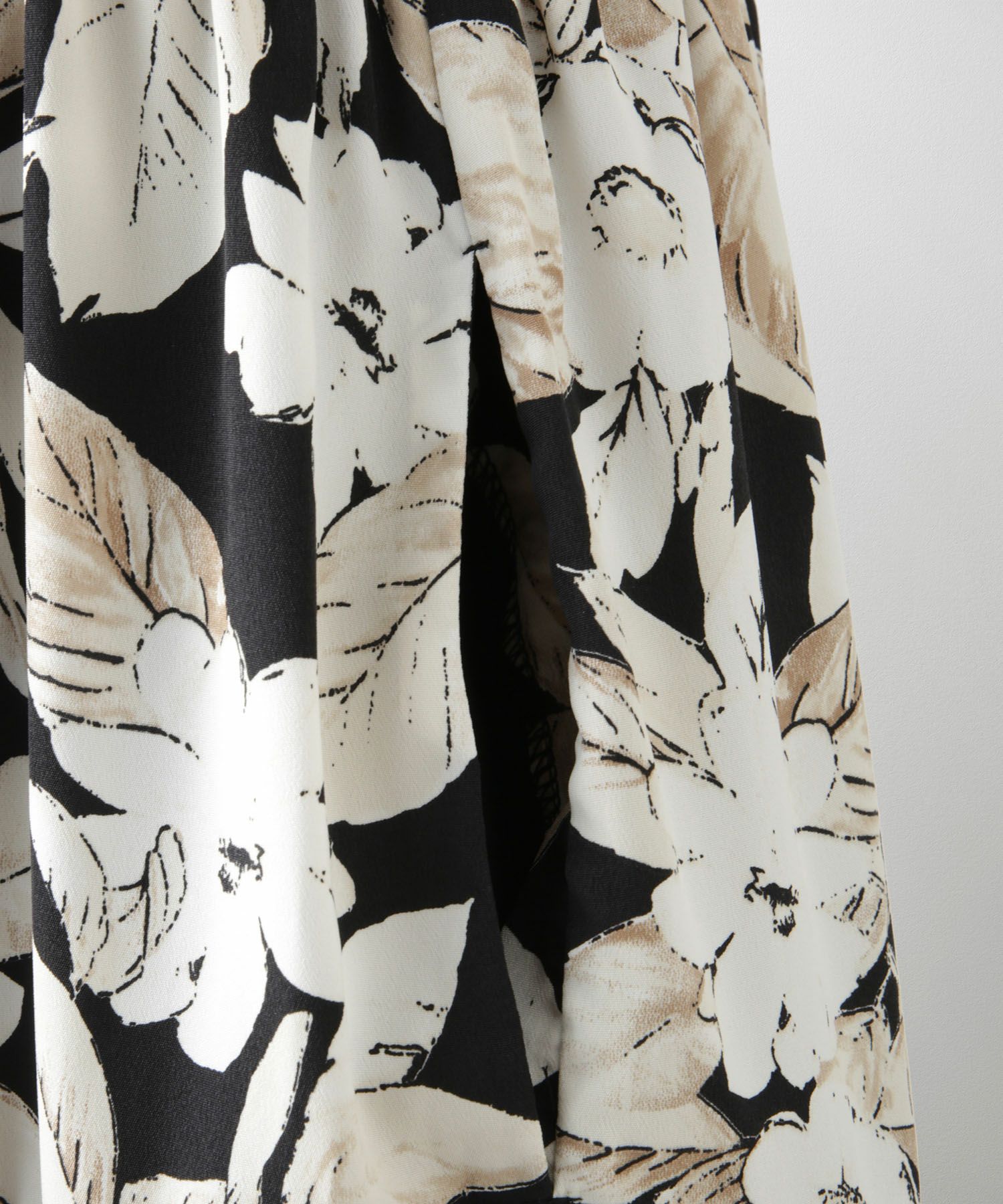 花柄 ティアード ワンピース レディース 大花柄 フラワー エレガント ロング丈 ネイビー/ブラック/M/長袖