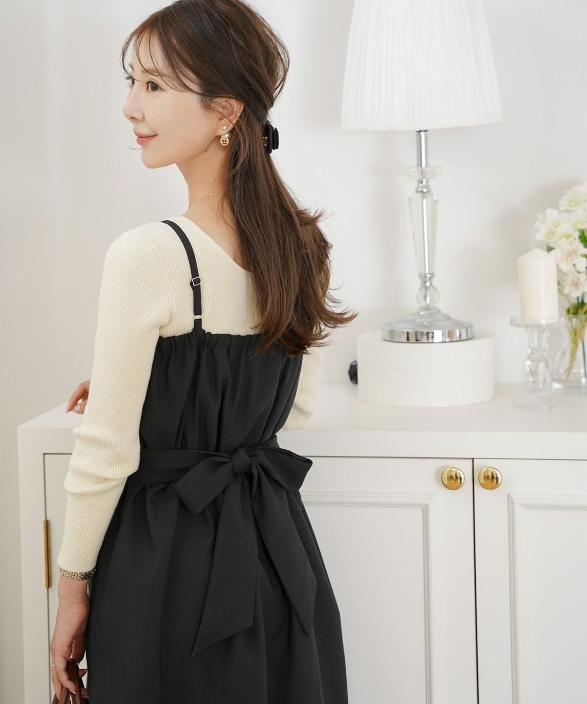 キャミ ワンピース スカラップ刺繍 ロング丈 無地 大人 フェミニン レディース 春夏 秋冬 アイボリー  ピンク チャコール ブラック オールシーズン 