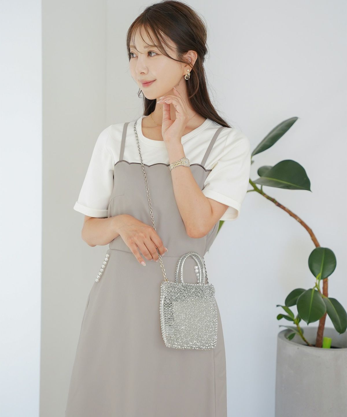 キャミ ワンピース スカラップ刺繍 ロング丈 無地 大人 フェミニン レディース 春夏 秋冬 アイボリー  ピンク チャコール ブラック オールシーズン 