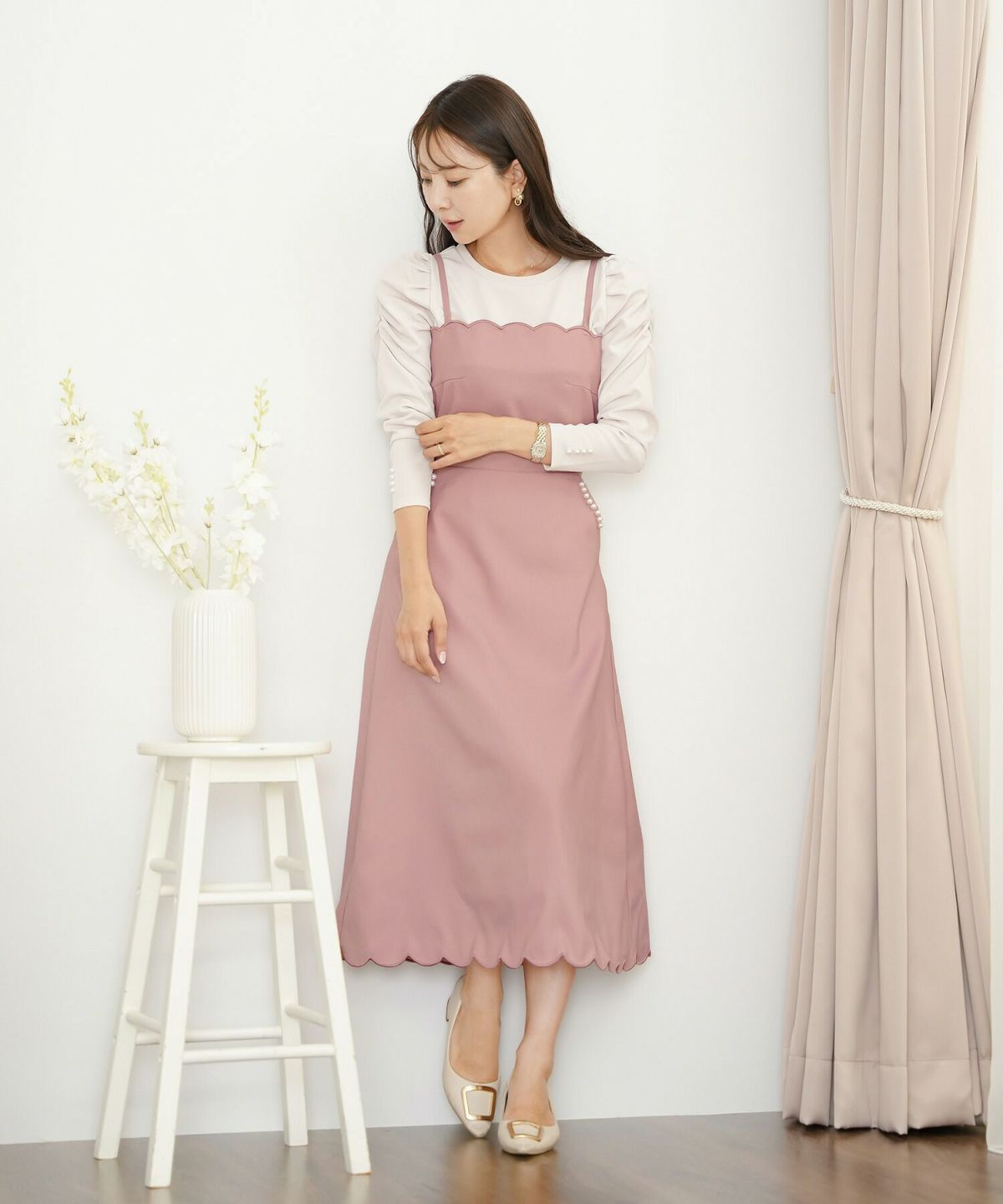 キャミ ワンピース スカラップ刺繍 ロング丈 無地 大人 フェミニン レディース 春夏 秋冬 アイボリー  ピンク チャコール ブラック オールシーズン 