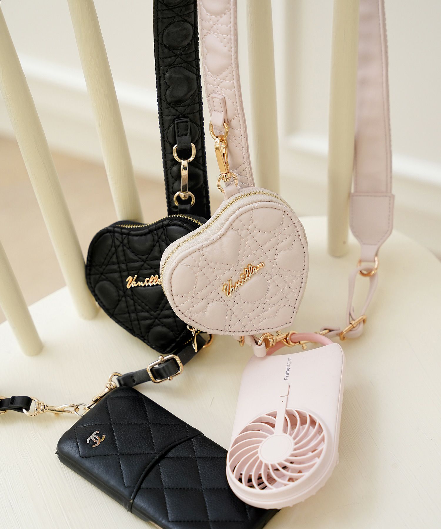 小物 ストラップ マルチウェイ カメラ スマホ スマホケース ハンディファン 手持ち 扇風機 うちわ ハートキルティング カワイイ おしゃれ トレンド