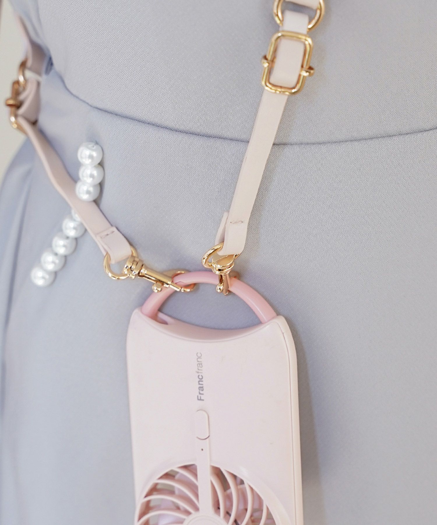 小物 ストラップ マルチウェイ カメラ スマホ スマホケース ハンディファン 手持ち 扇風機 うちわ ハートキルティング カワイイ おしゃれ トレンド