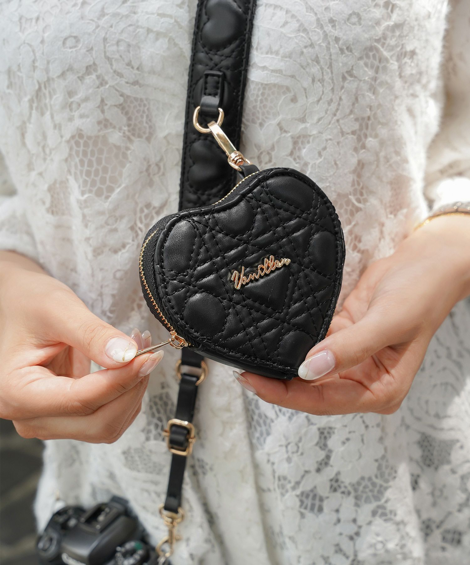 小物 ストラップ マルチウェイ カメラ スマホ スマホケース ハンディファン 手持ち 扇風機 うちわ ハートキルティング カワイイ おしゃれ トレンド