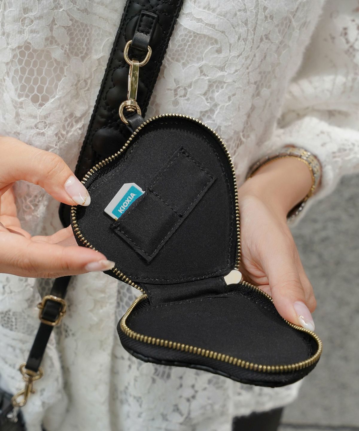 小物 ストラップ マルチウェイ カメラ スマホ スマホケース ハンディファン 手持ち 扇風機 うちわ ハートキルティング カワイイ おしゃれ トレンド