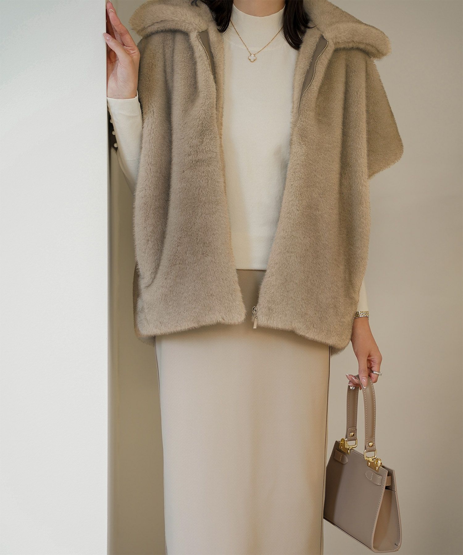 レディース  ジレ ファー フェイクファー ジャケット アウター 秋 冬 きれいめ ライトグレー/キャメル/M/ノースリーブ