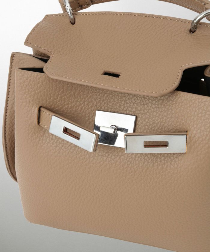 黒いシンプルなフラップハンドバッグ ハンドバッグ 黒 ZARA フラップミニマルショルダーバッグ ザラ